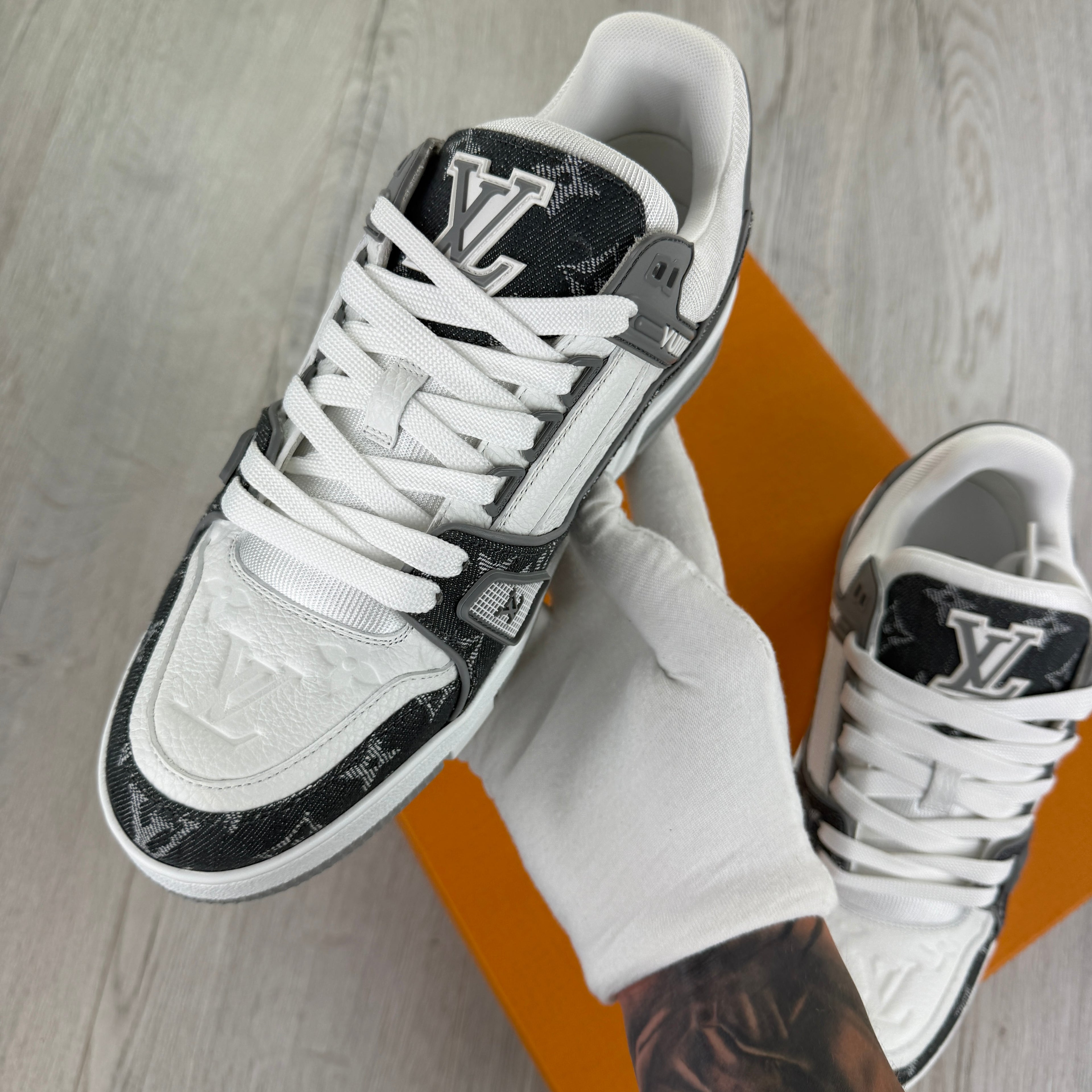 Louis Vuitton Men’s Grey & White Low Trainers - Uk 6.5 (Fit Uk 7/7.5)