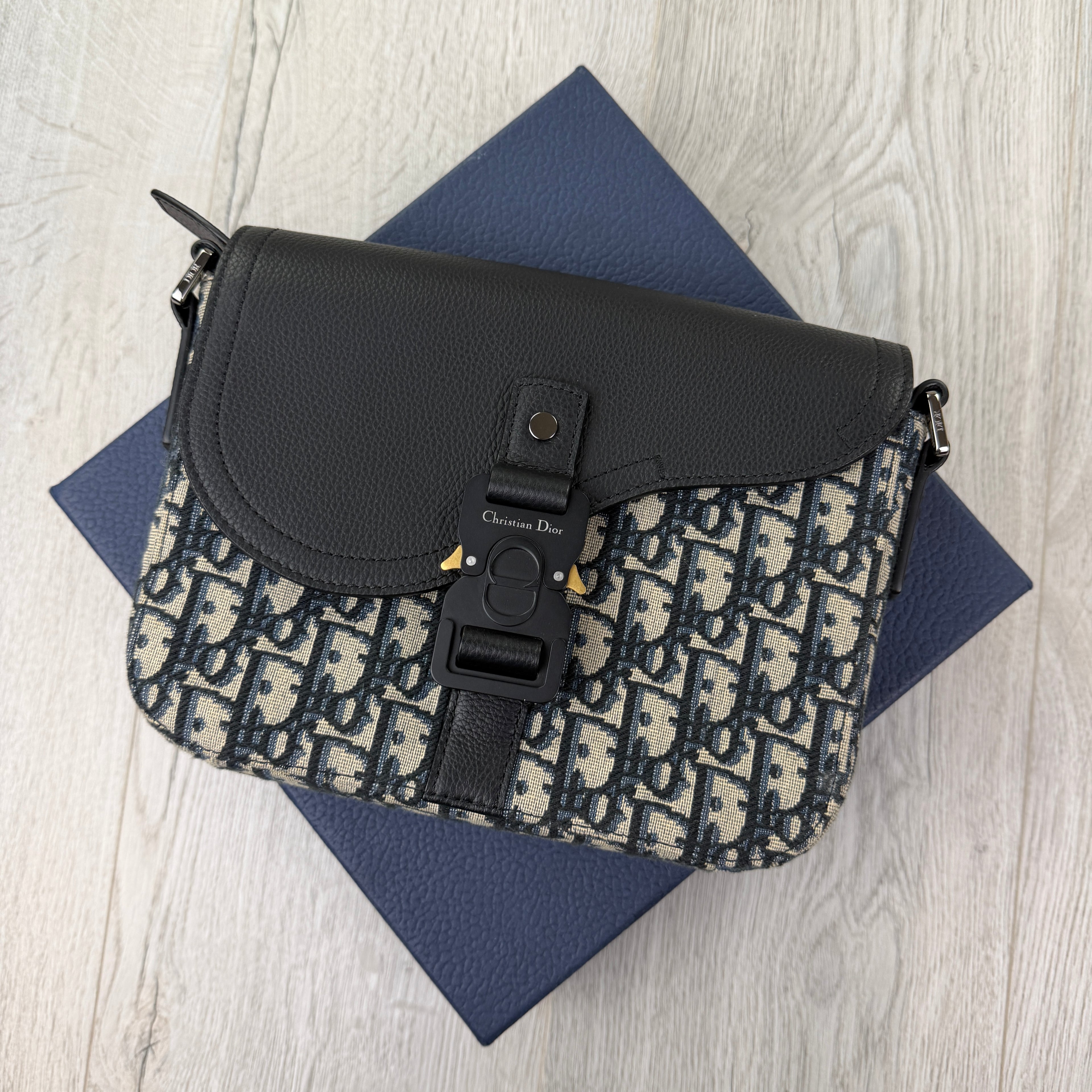 Christian Dior Men’s Beige & Black Oblique Messenger Saddle Bag With Strap