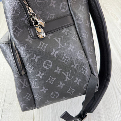 Louis Vuitton Men’s Black Monogram Discovery Backpack