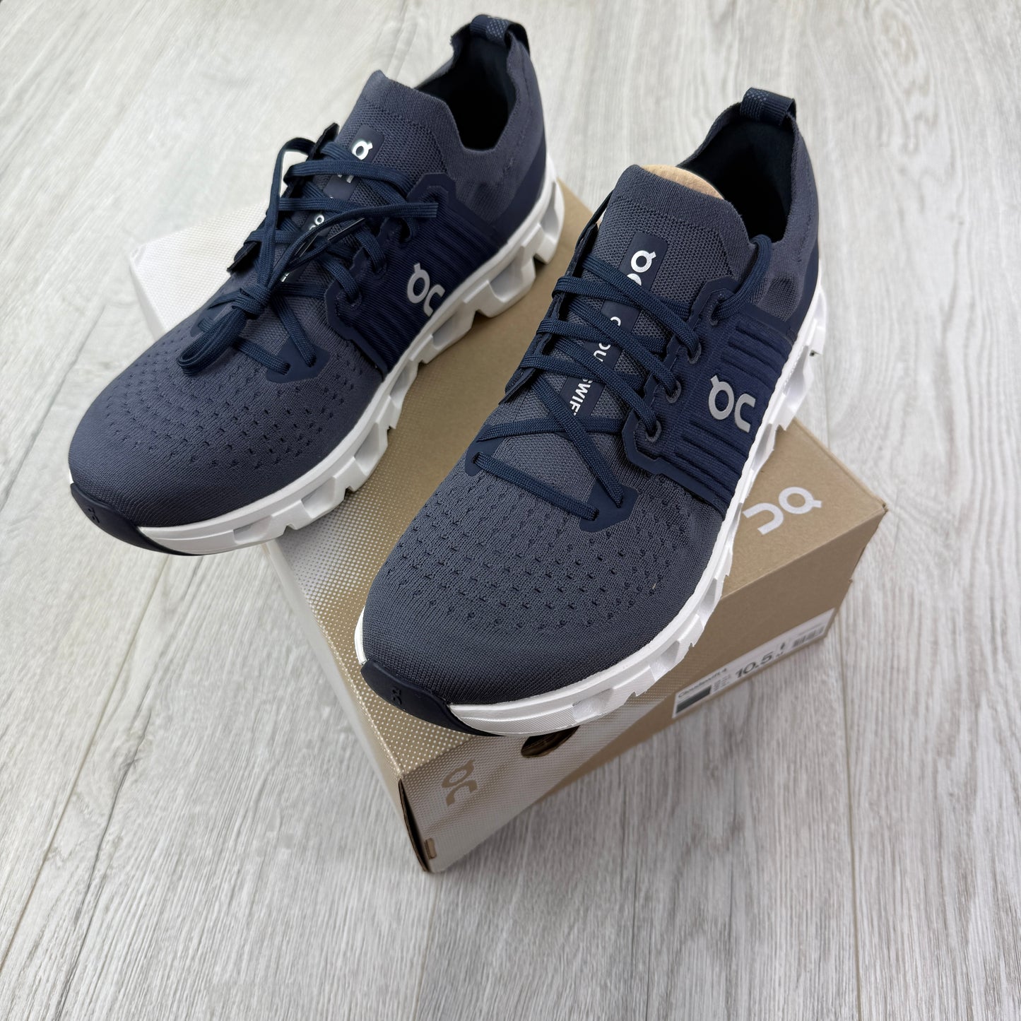 On Running Cloudswift 4 Navy Trainers