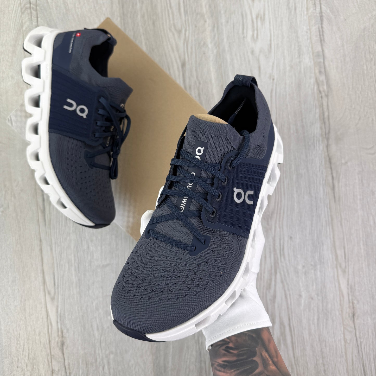 On Running Cloudswift 4 Navy Trainers