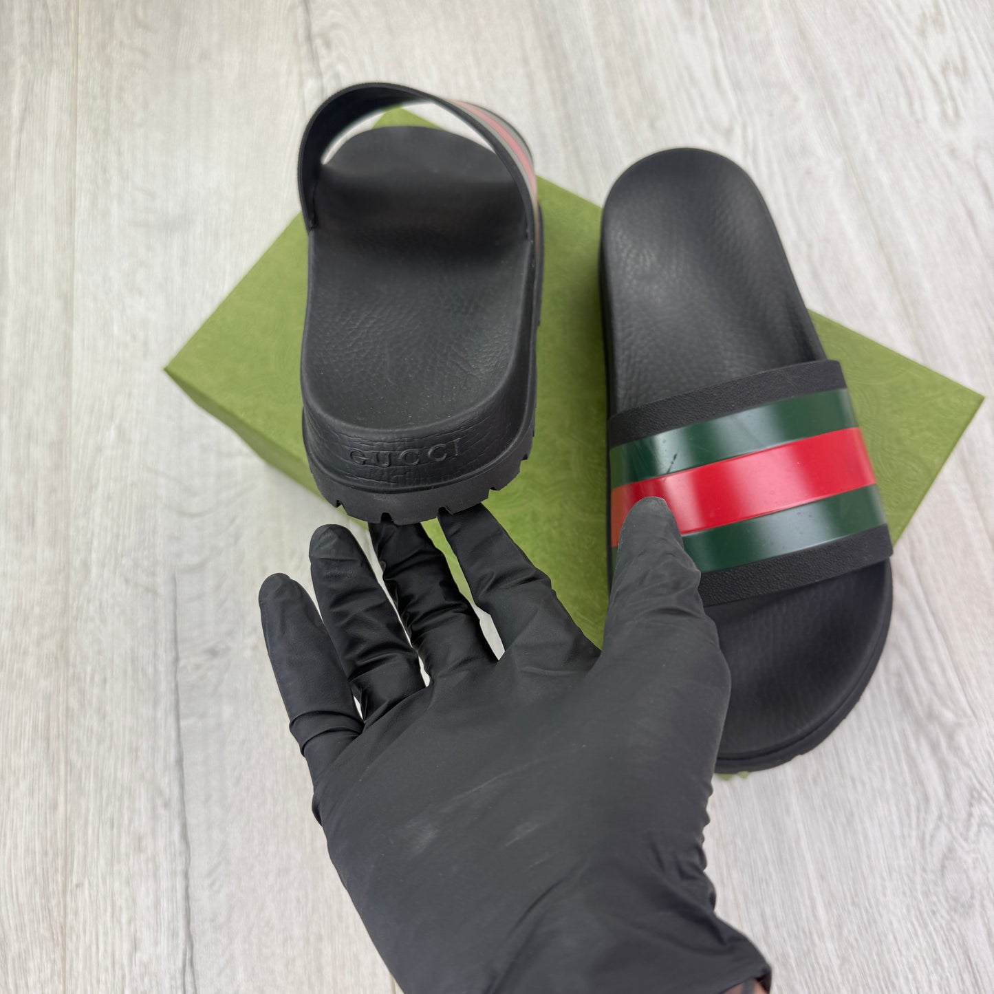 Gucci Men’s Black Sandal With Web Sliders - Uk 11