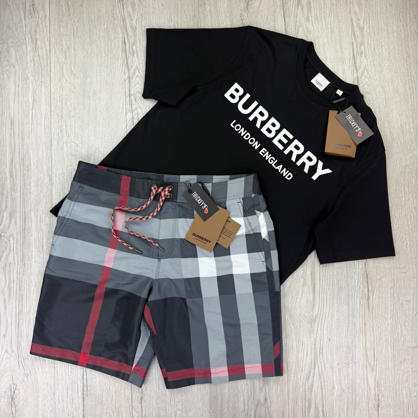 Burberry Men’s T-shirt & Swim Shorts Set - Large