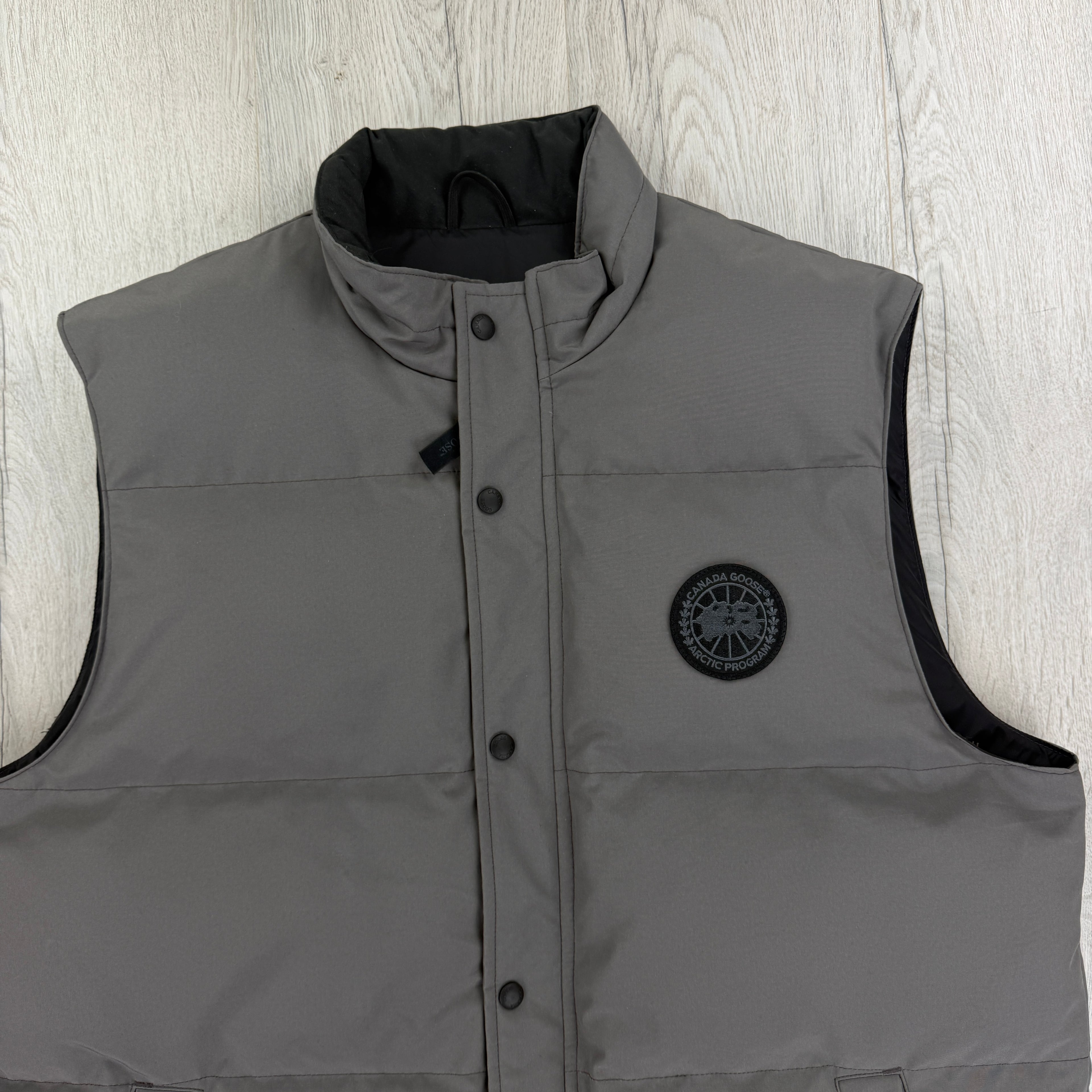 Canada Goose Men’s Grey Black Badge Freestyle Bodywarmer - XXL