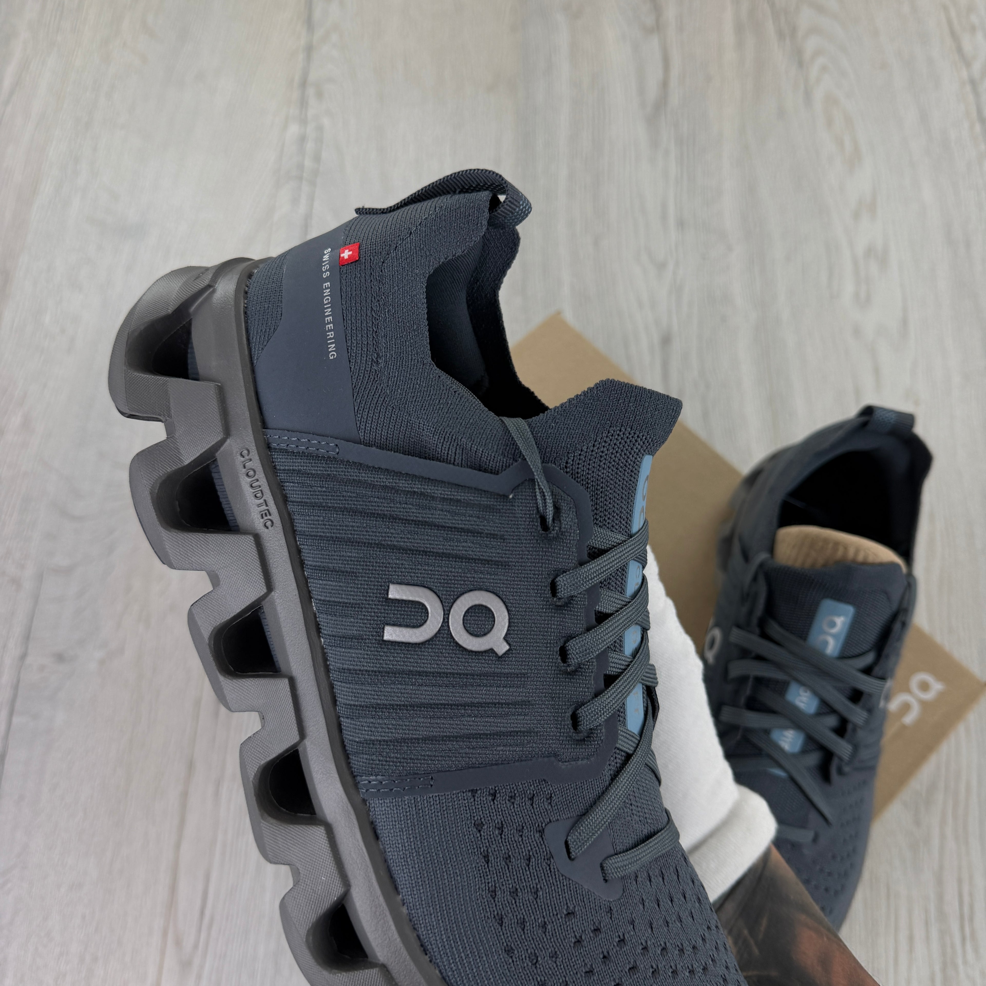 On Running Cloudswift 4 Navy Trainers