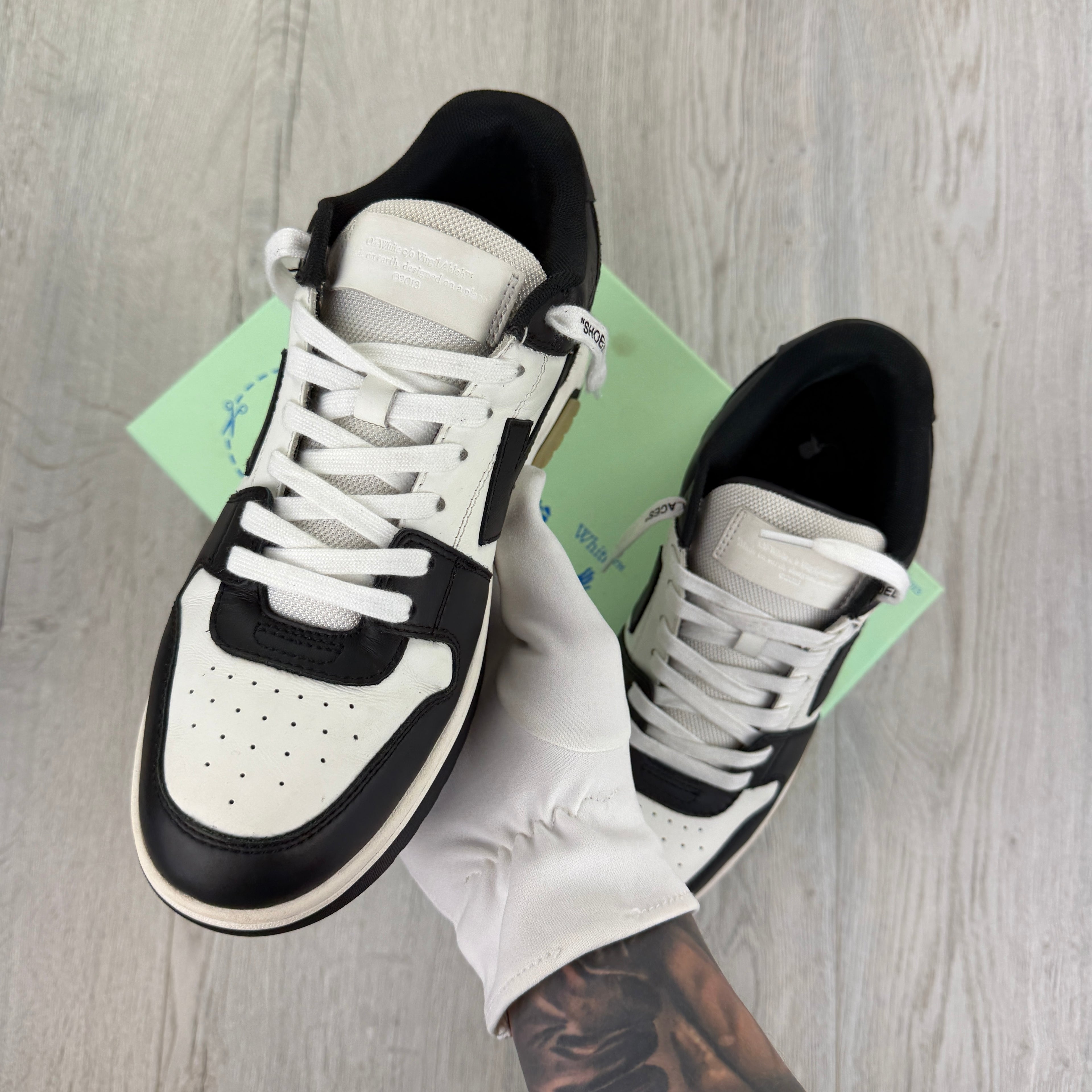 Off White Out Of Office Black & White Low Trainers - Uk 7