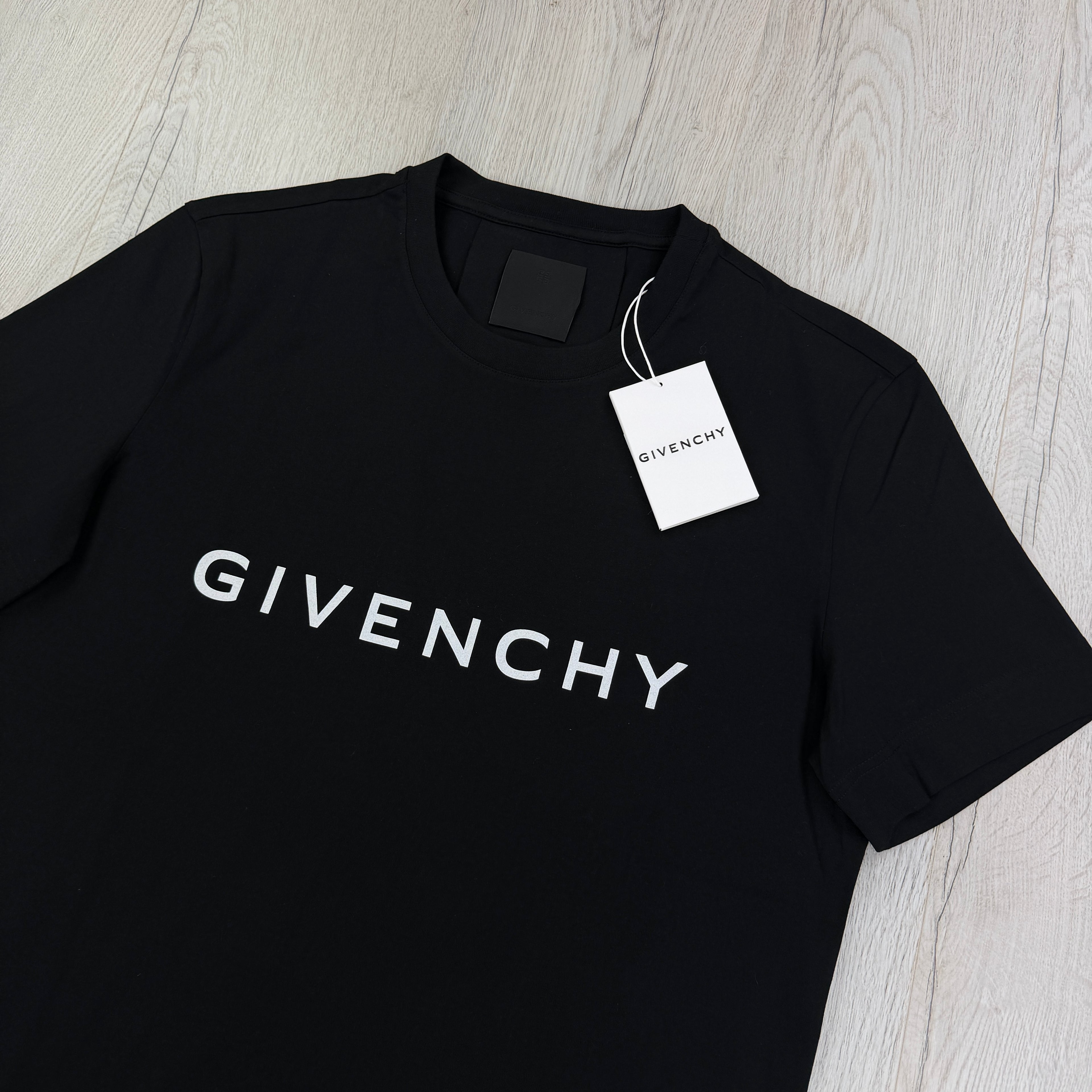 Givenchy Men’s Black T-shirt - Large Slim