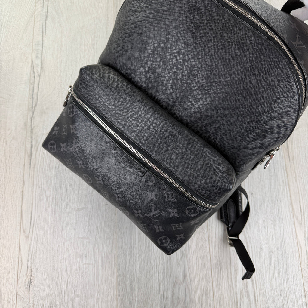 Louis Vuitton Men’s Black Monogram Discovery Backpack