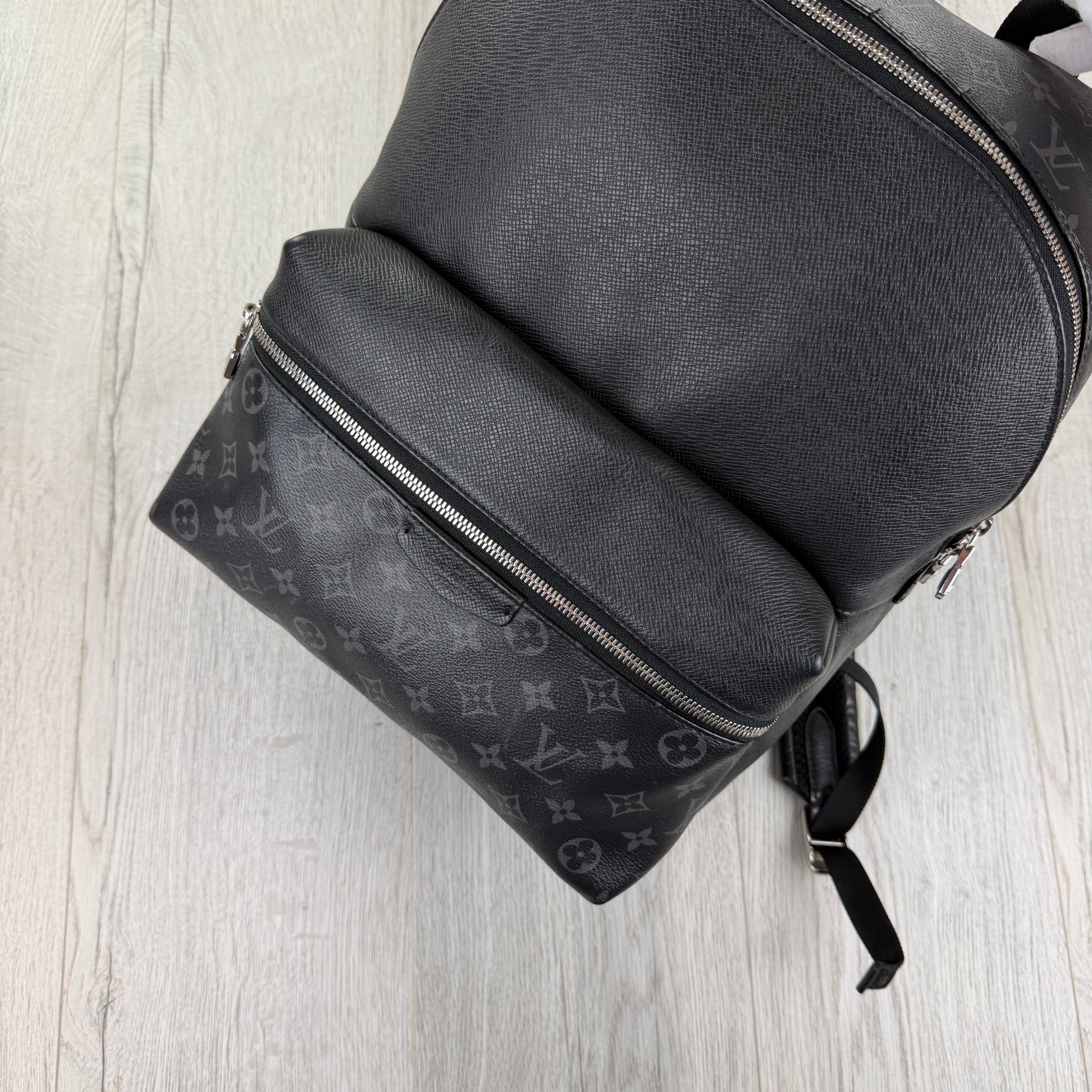 Louis Vuitton Men’s Black Monogram Discovery Backpack