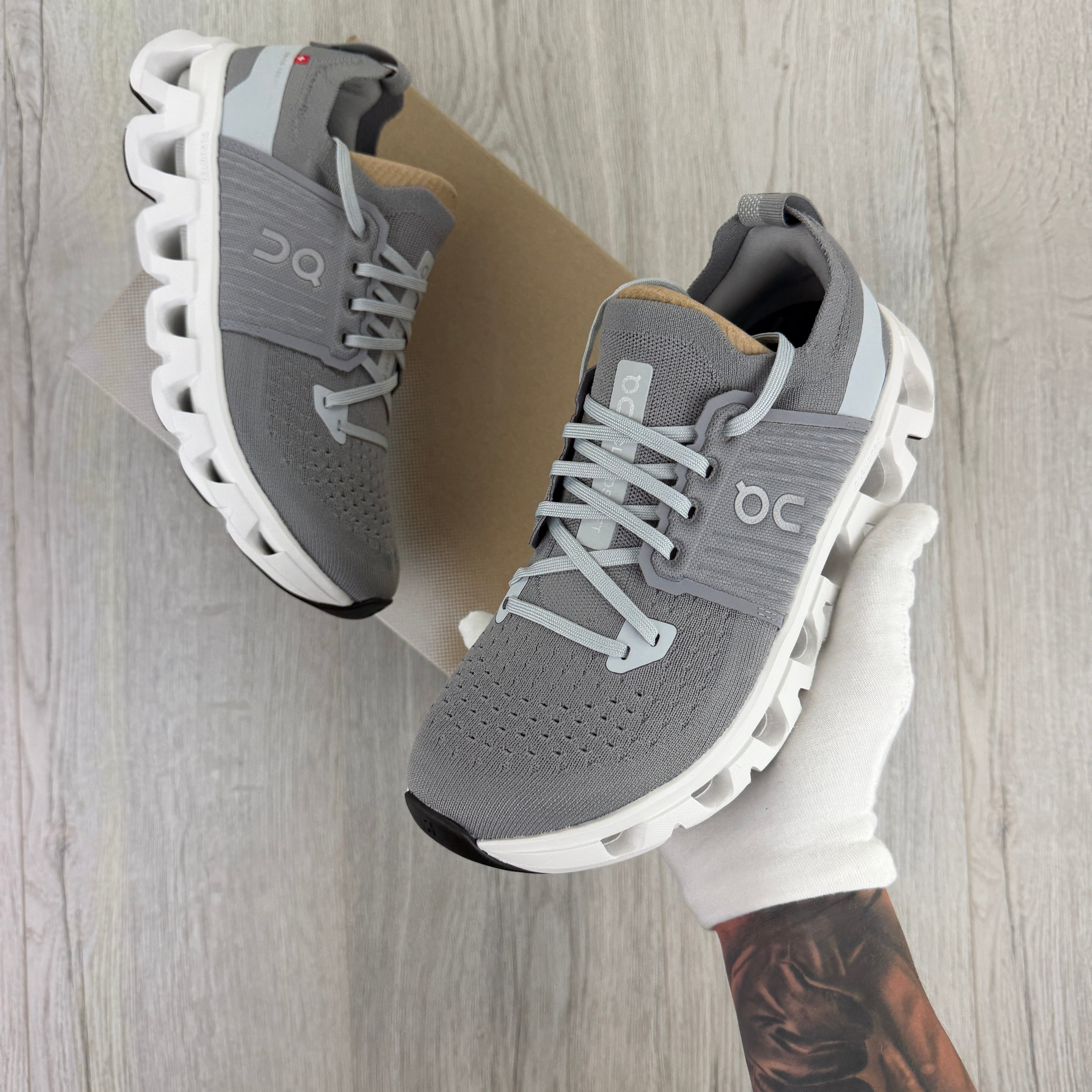 On Running Cloudswift 4 Grey Trainers