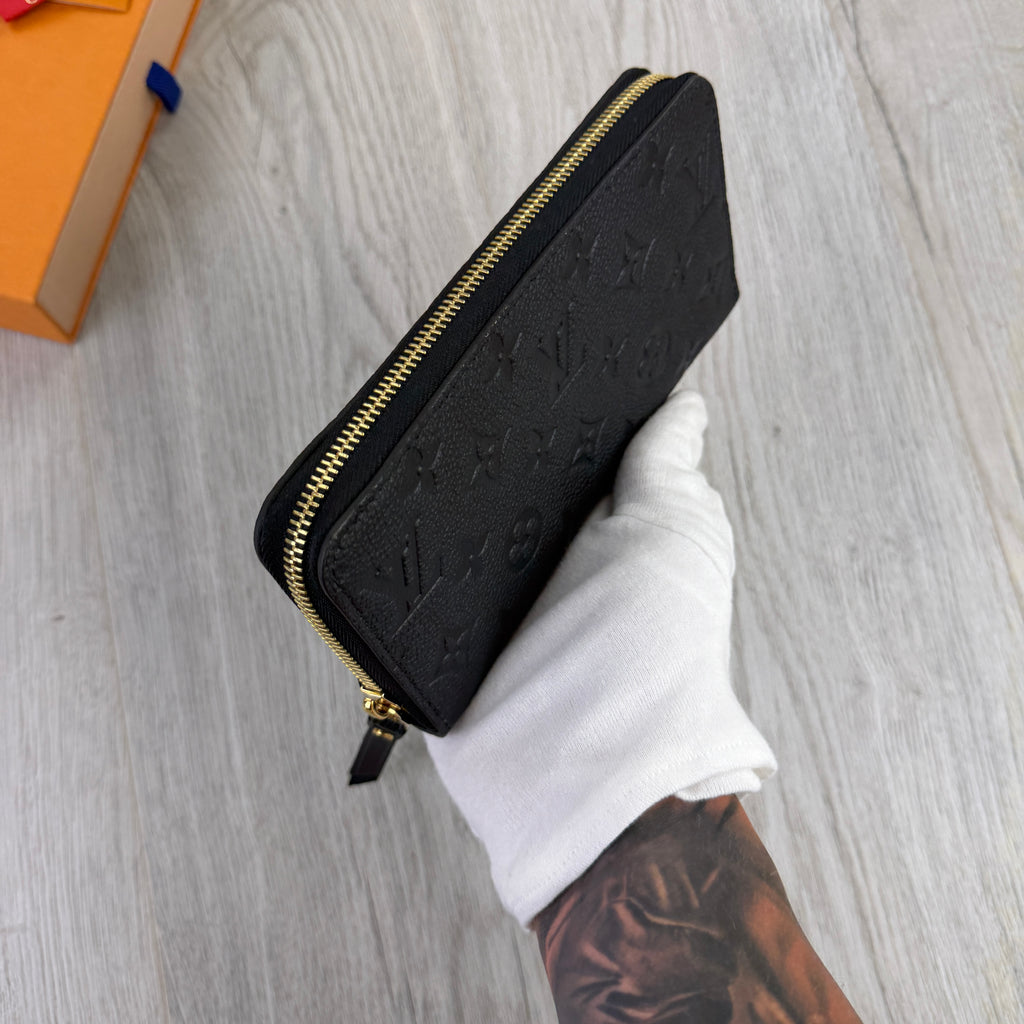 Louis Vuitton Women’s Black Gold Clémence Wallet