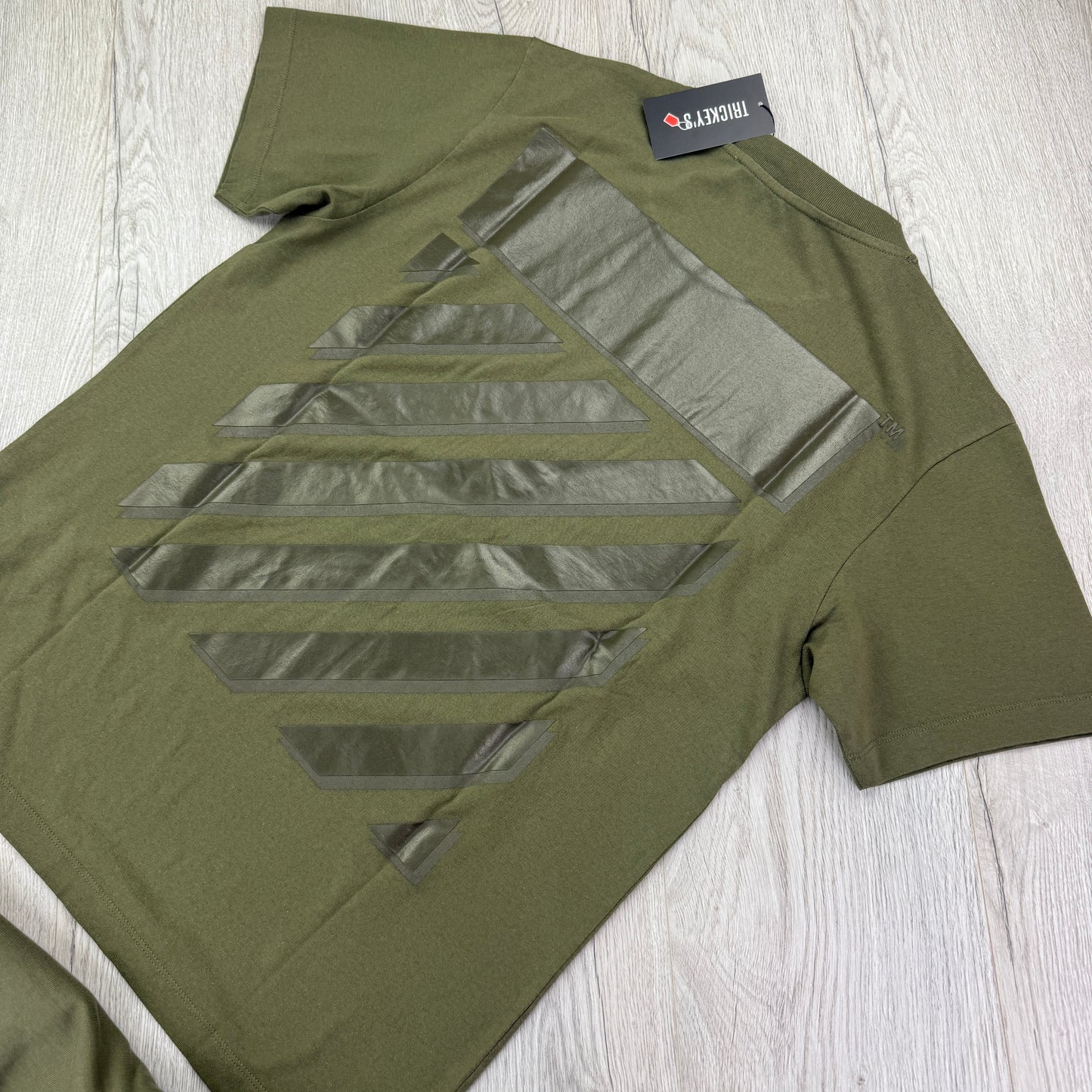 Off White Men’s Khaki T-shirt & Shorts Set - Medium