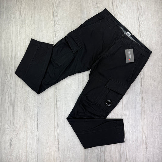 Cp Company Men’s Black Cargo Trousers Ergonomic Fit - 48 (Uk 32/33)
