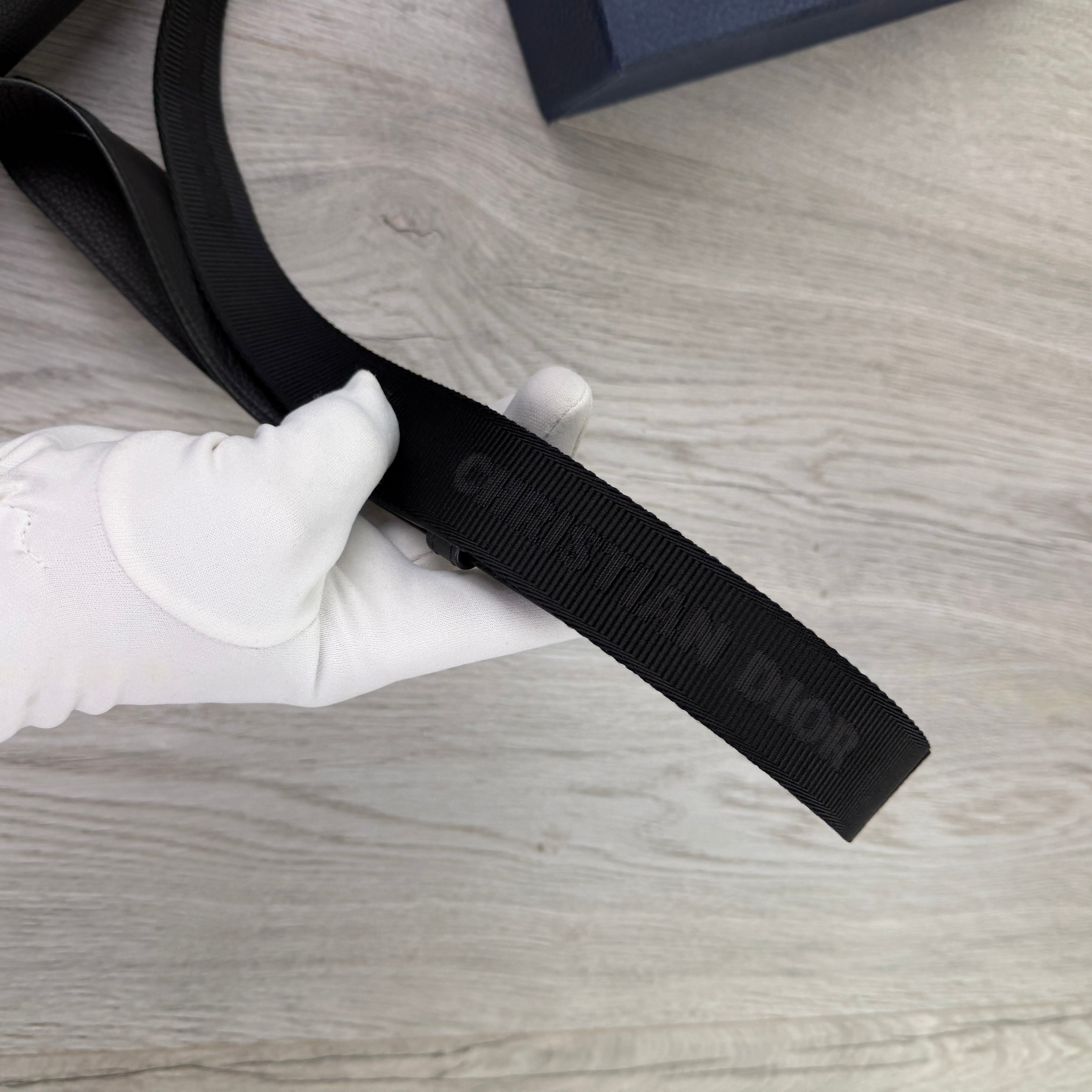 Christian Dior Men’s Beige & Black Oblique Messenger Saddle Bag With Strap