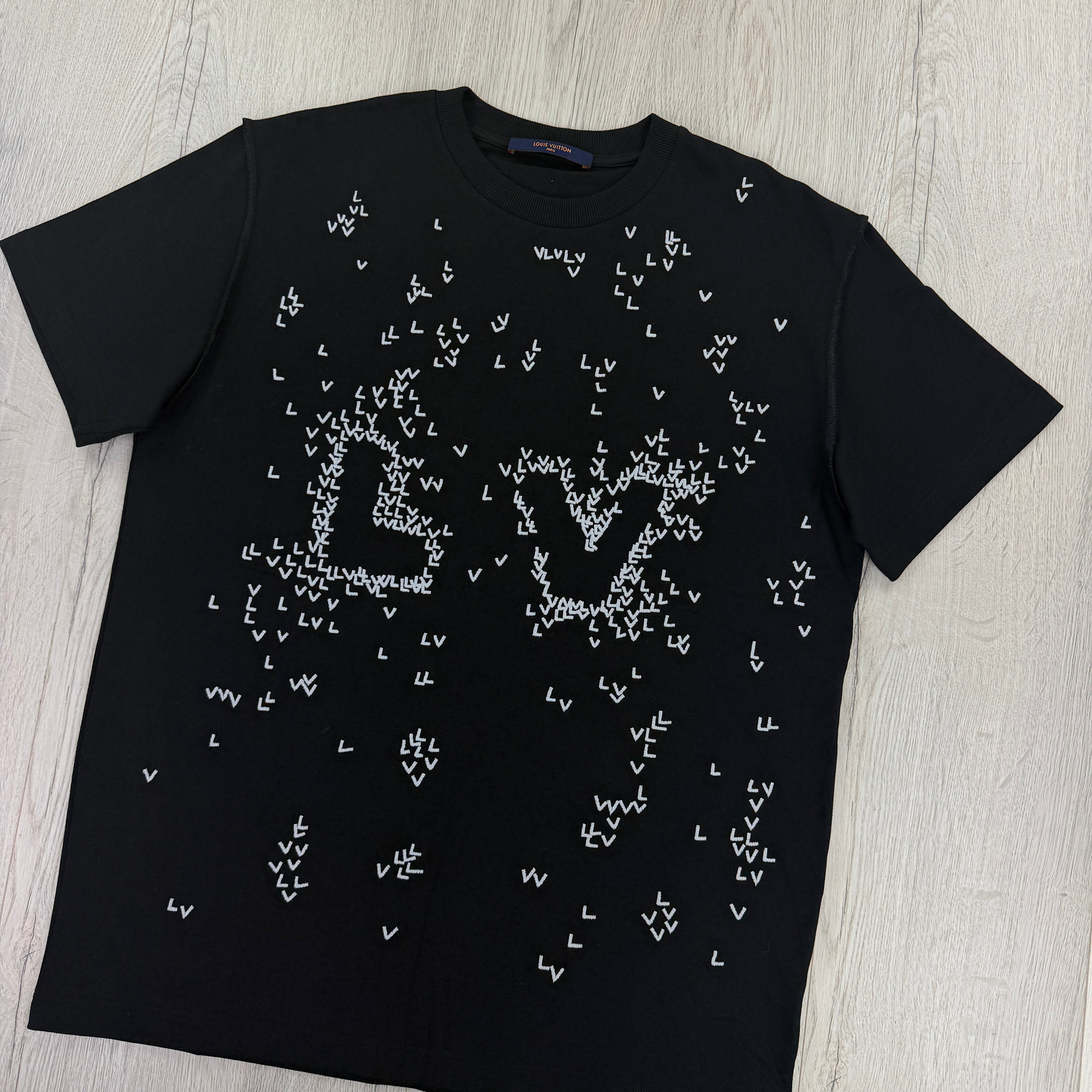 Louis Vuitton Men’s LV Spread Embroidery Black T-Shirt - Small