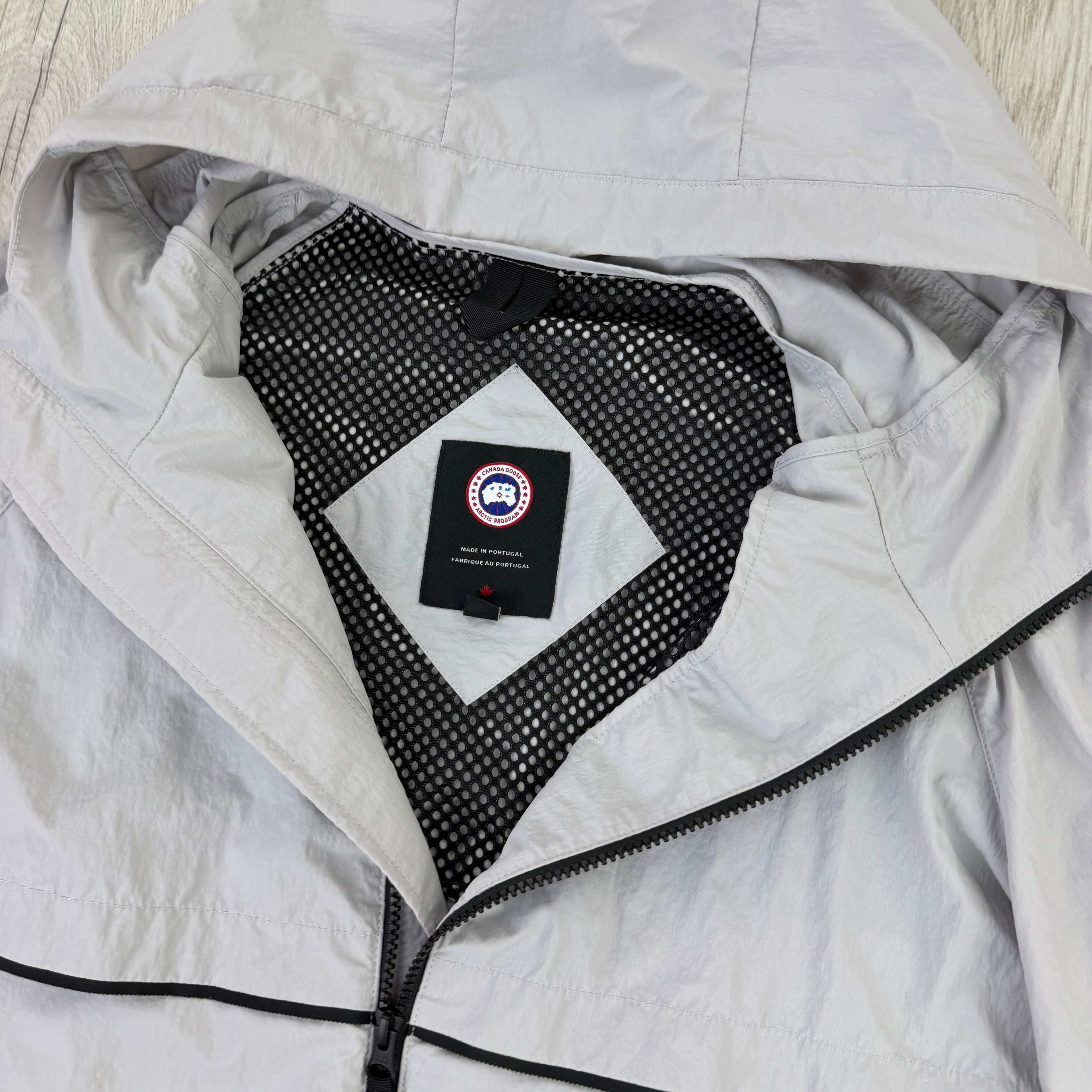 Canada Goose Men’s Light Grey Black Badge Windbreaker Jacket - XL