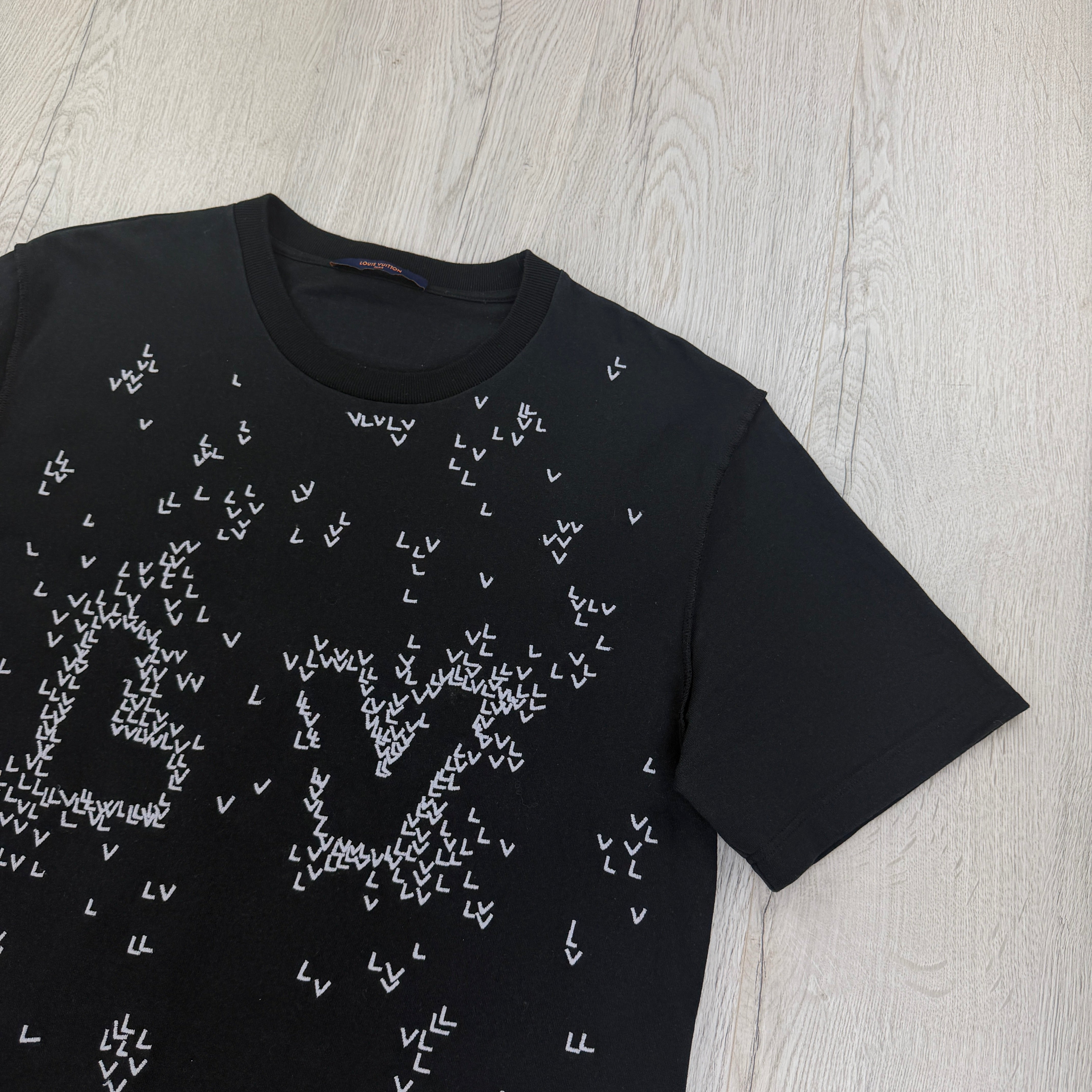 Louis Vuitton Men's LV Spread Embroidery Black T-Shirt - XL