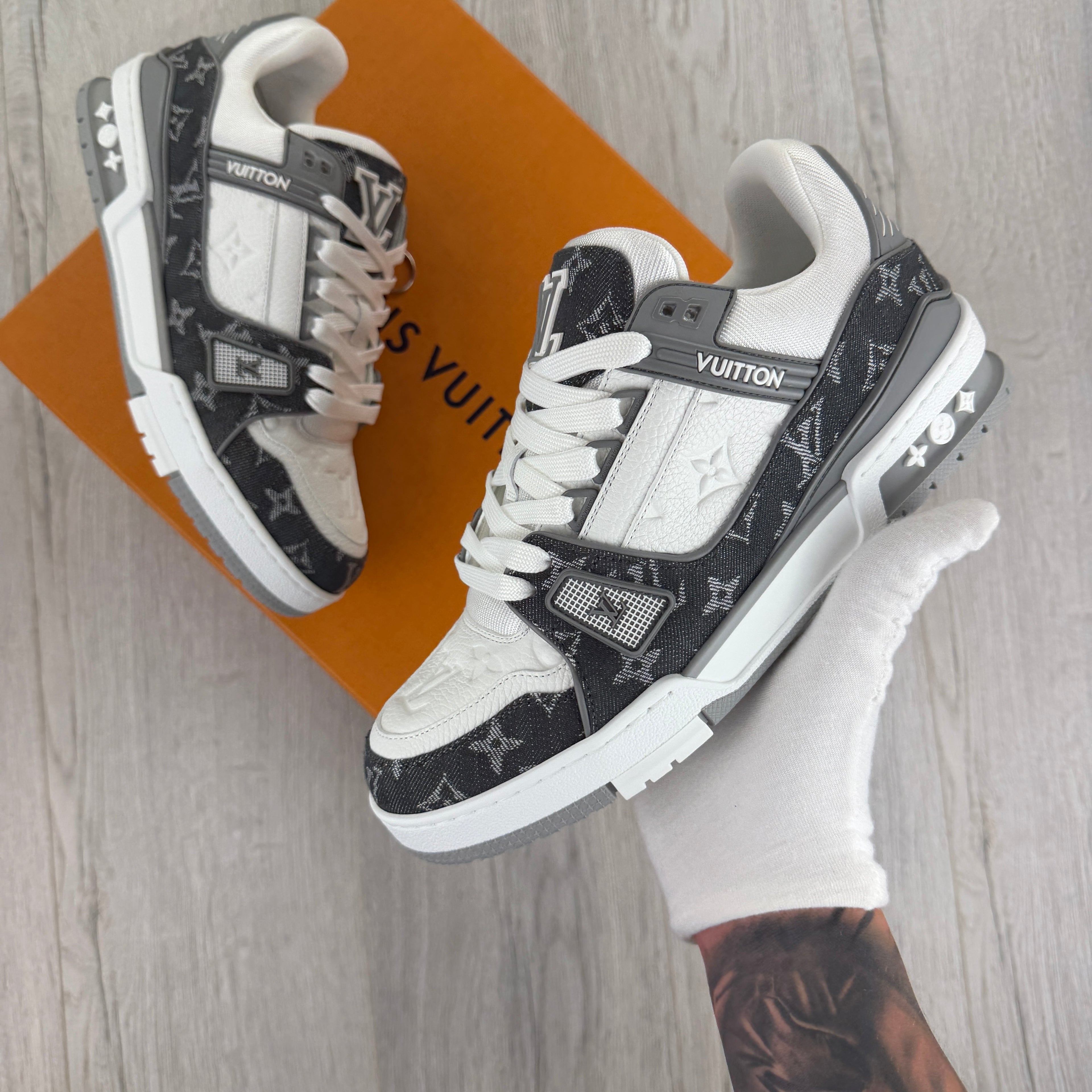 Louis Vuitton Men’s Grey & White Low Trainers - Uk 6.5 (Fit Uk 7/7.5)