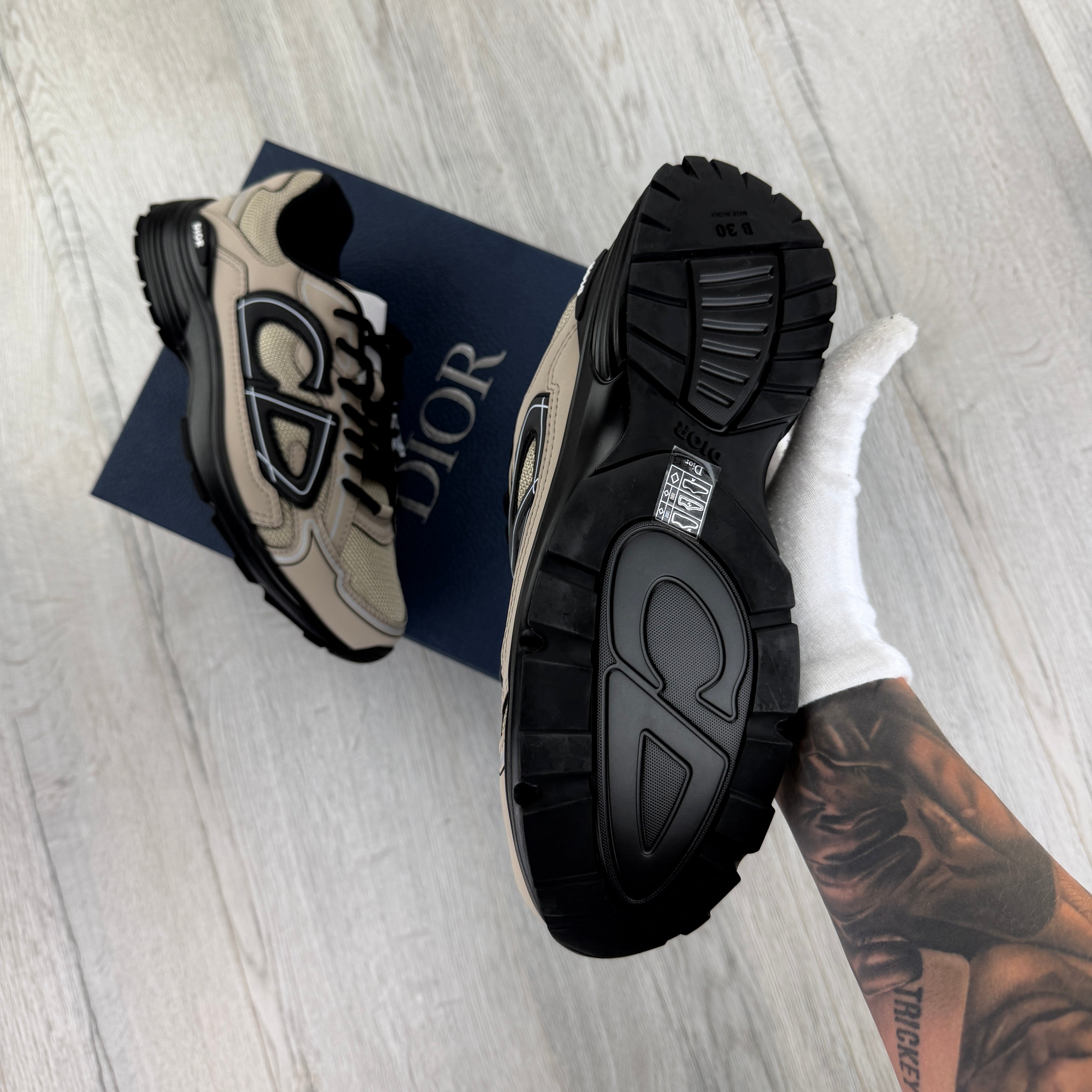 Dior B30 Men’s Beige / Black Trainers
