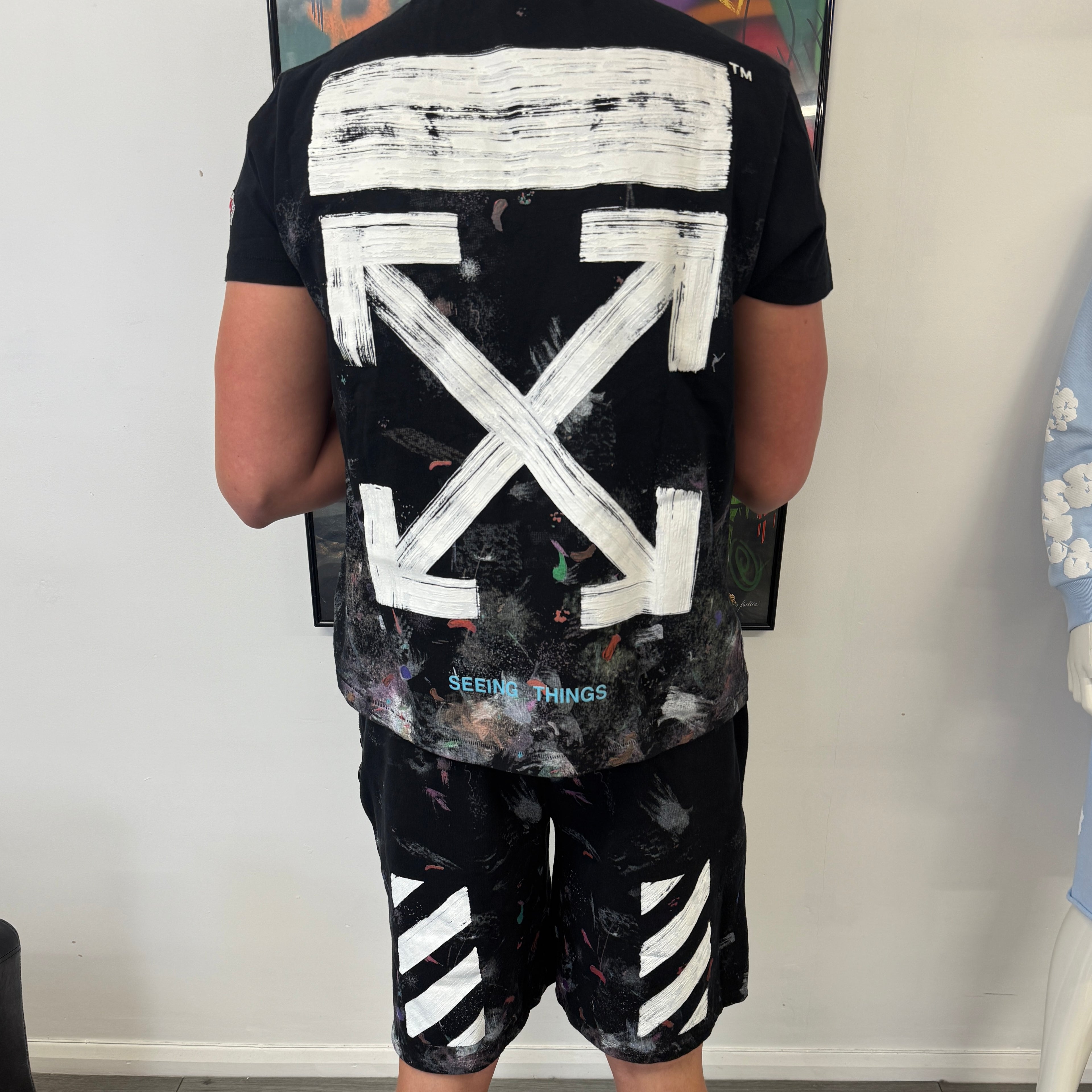 Off White Men’s Black Distressed / Paint Splatter T-shirt & Shorts Set - L/XL