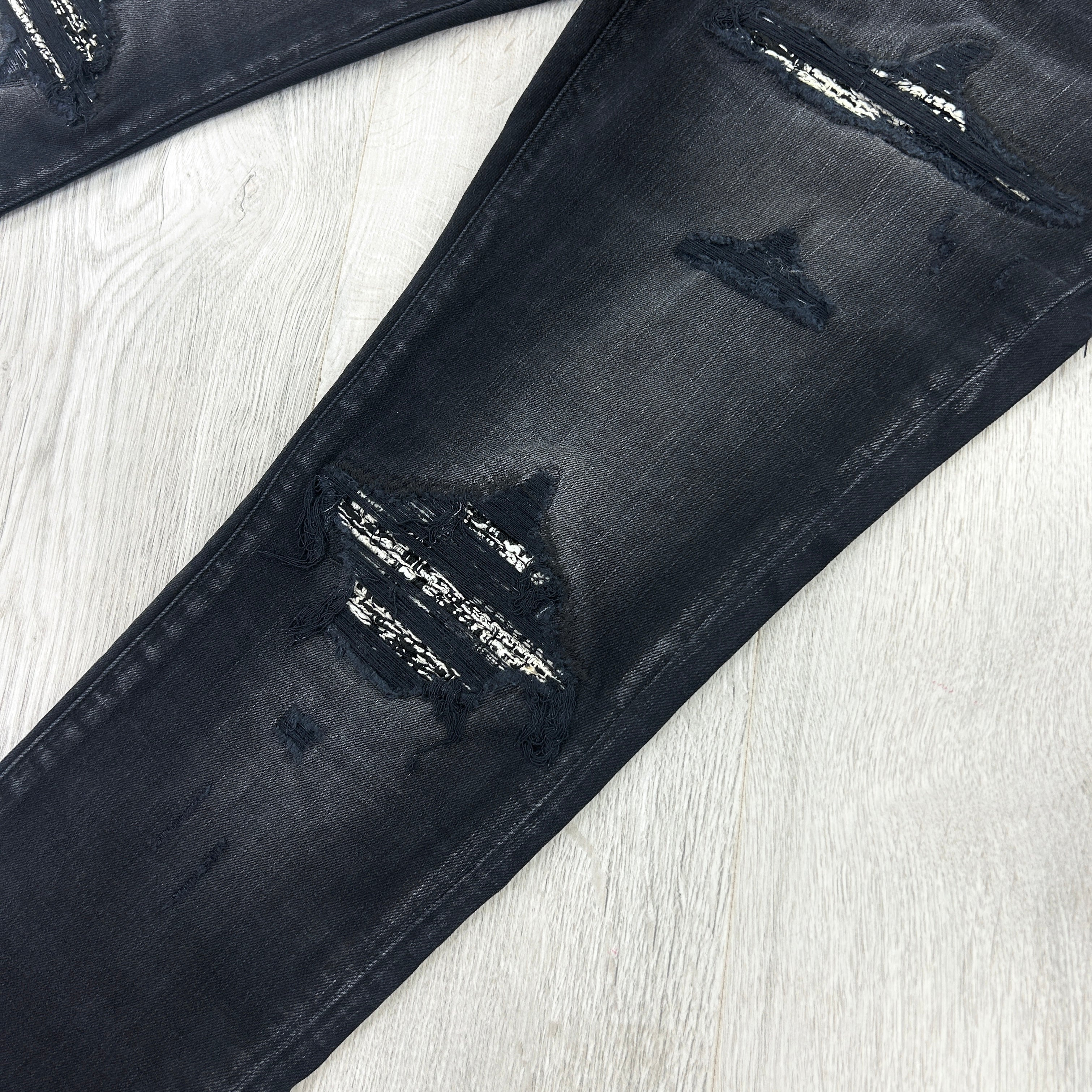 Amiri Men’s Boucle MX1 Aged Black Distressed Jeans