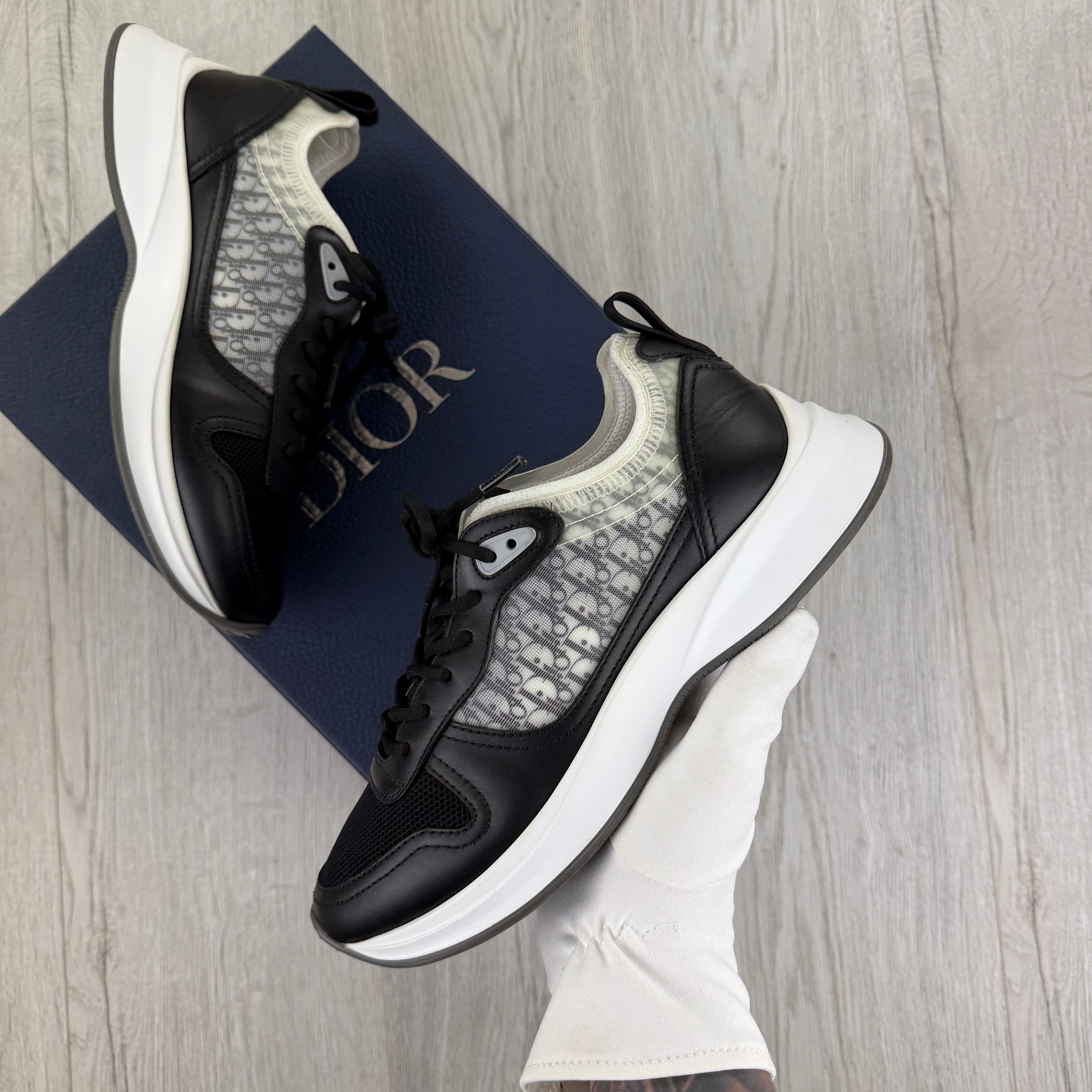 Dior B25 Men’s Black & White Trainers - 40 (Fit Uk 6.5)