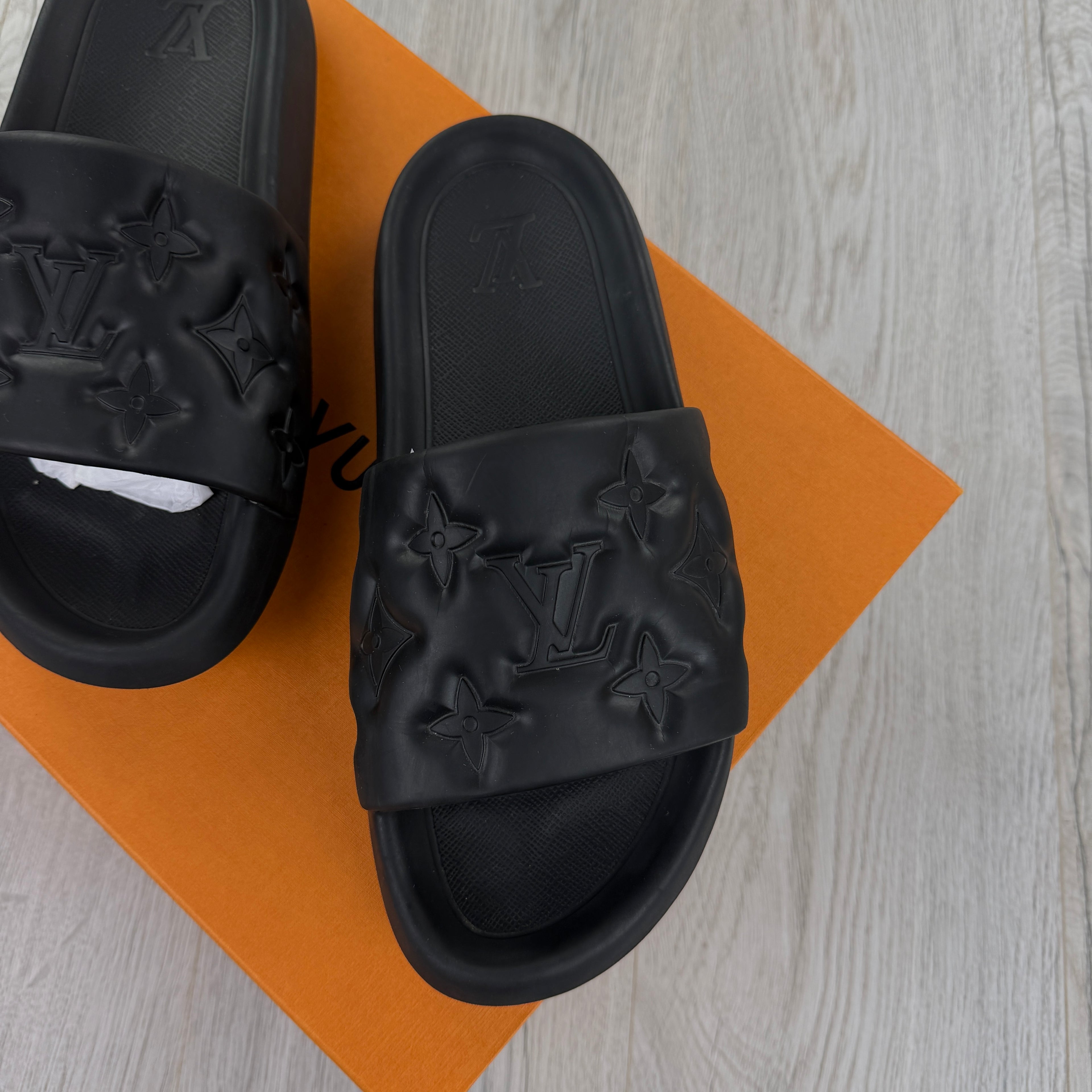 Louis Vuitton Men’s Black Waterfront Mules Sliders - Uk 8 (Fit 8.5/9)