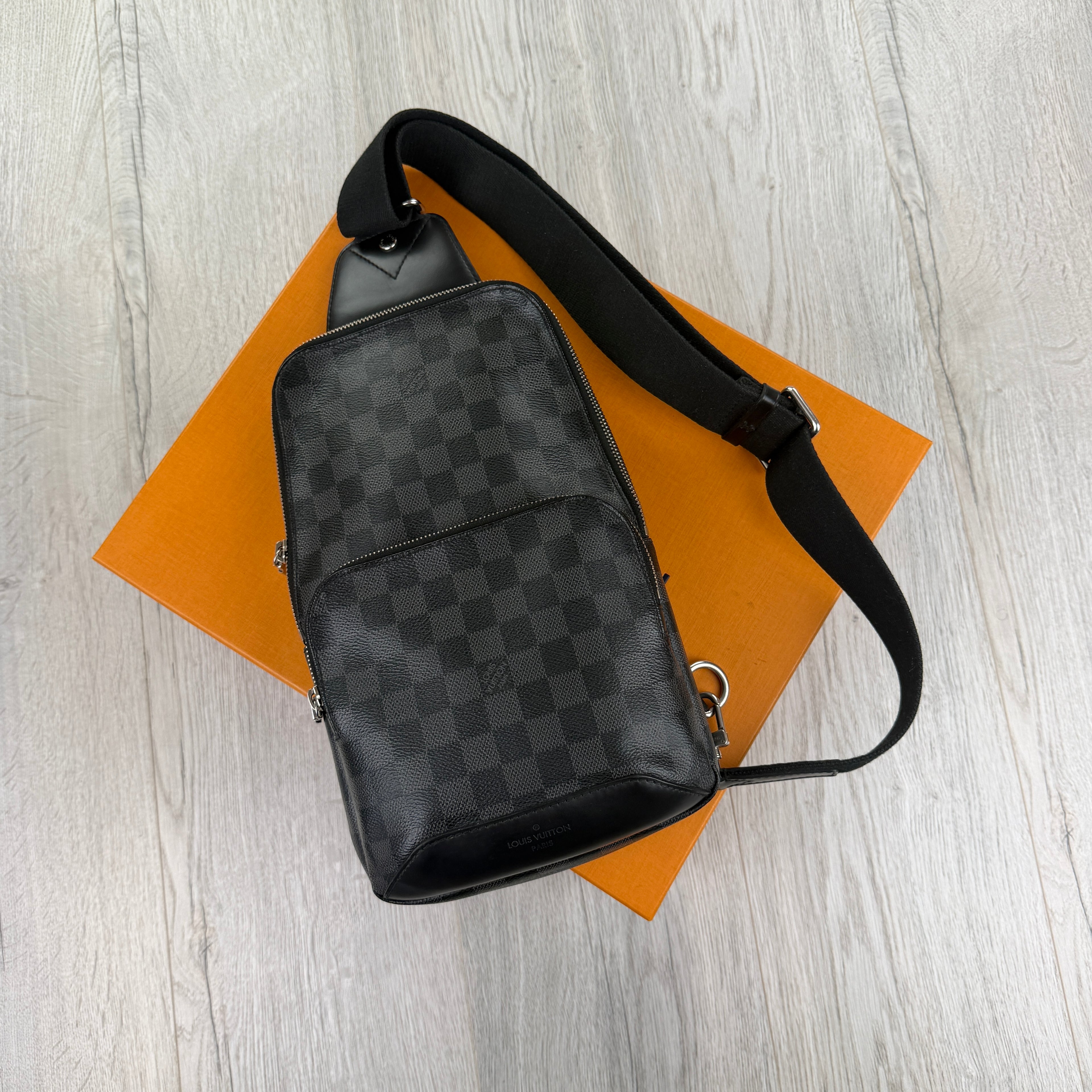 Louis Vuitton Men’s Damier Avenue Sling Side Bag