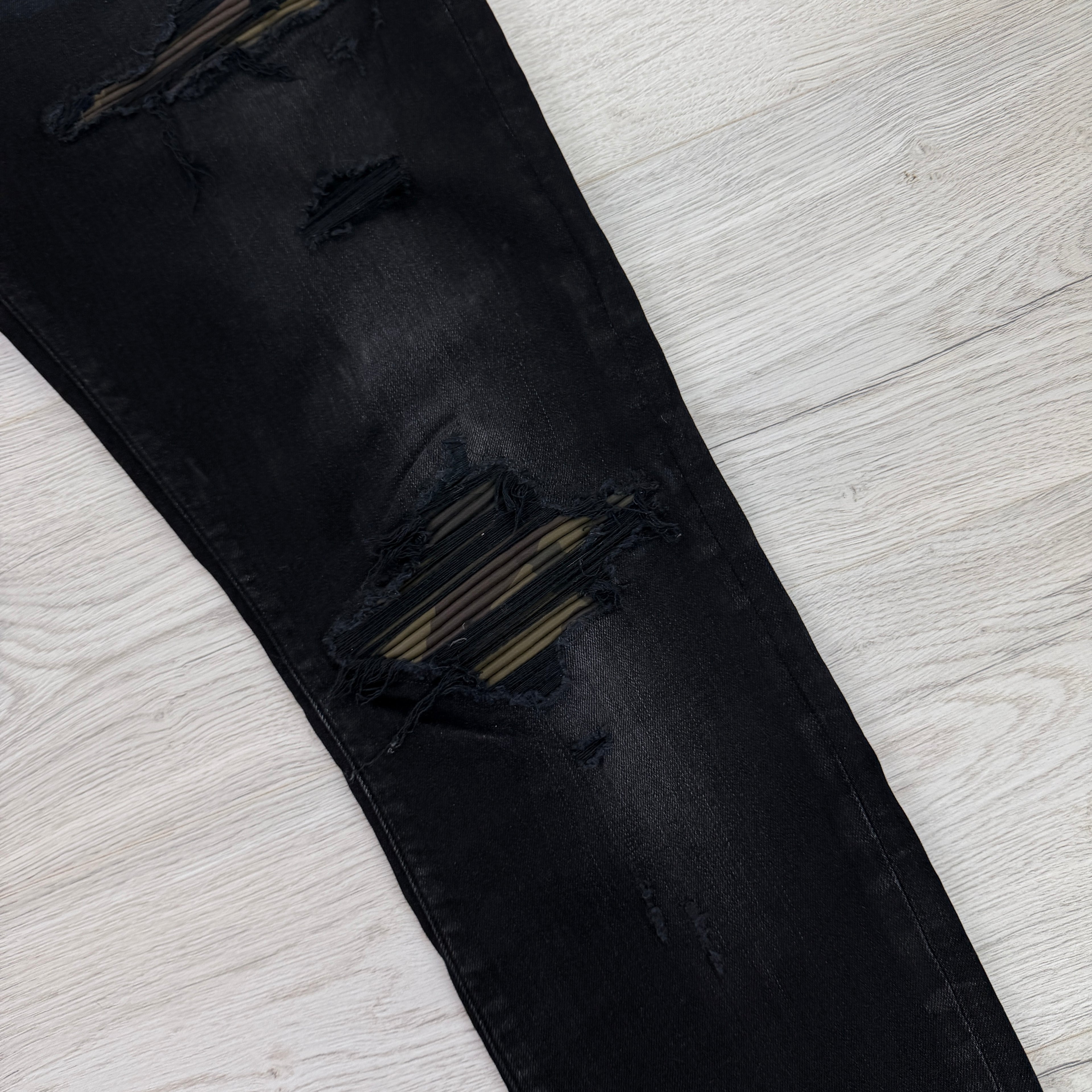 Amiri MX1 Men’s Black Distressed Core Camouflage Applique Jeans - Uk 36