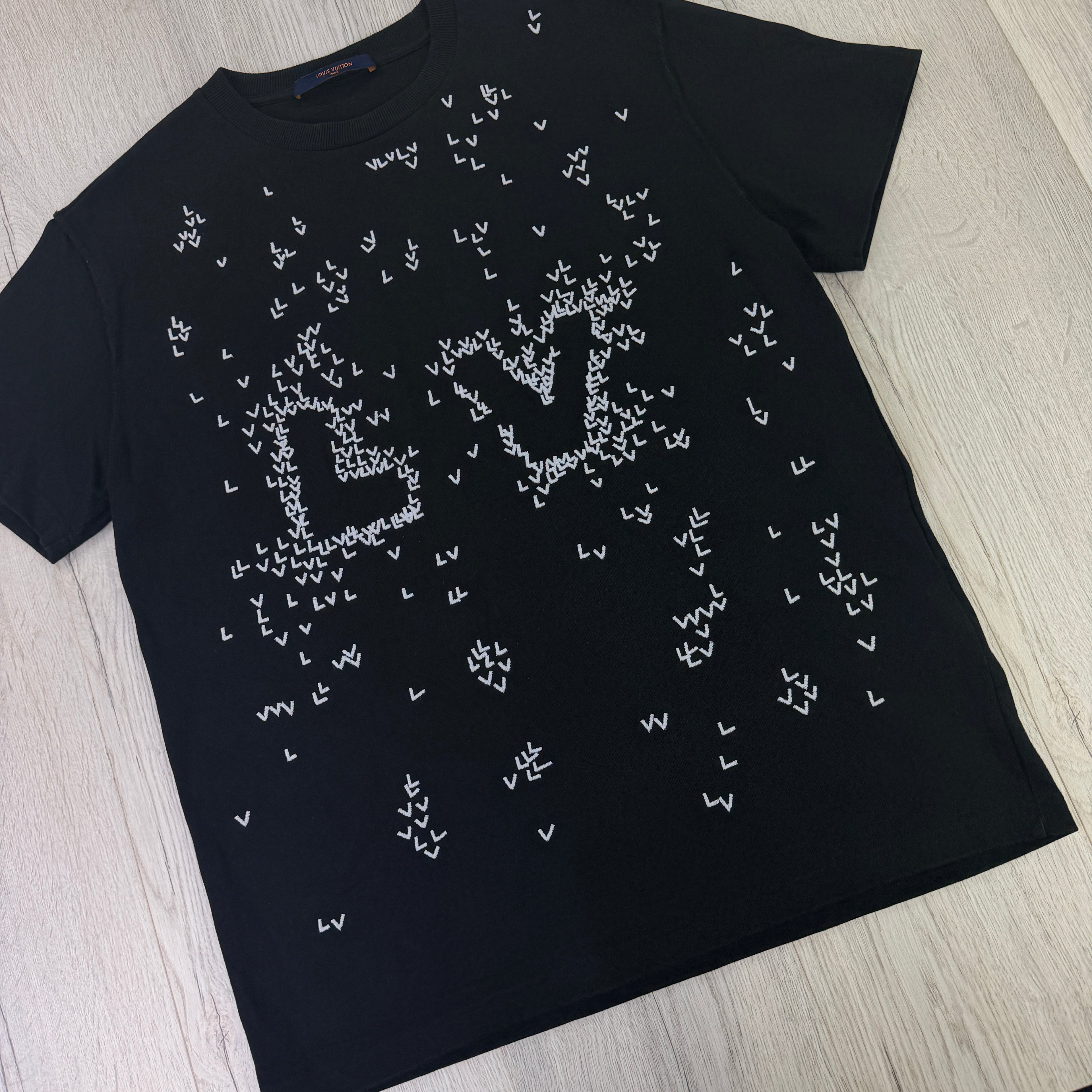 Louis Vuitton Men’s LV Spread Embroidery Black T-Shirt - Small