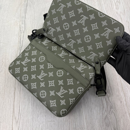 Louis Vuitton Men’s Olive / Khaki Monogram Trio Messenger Bag