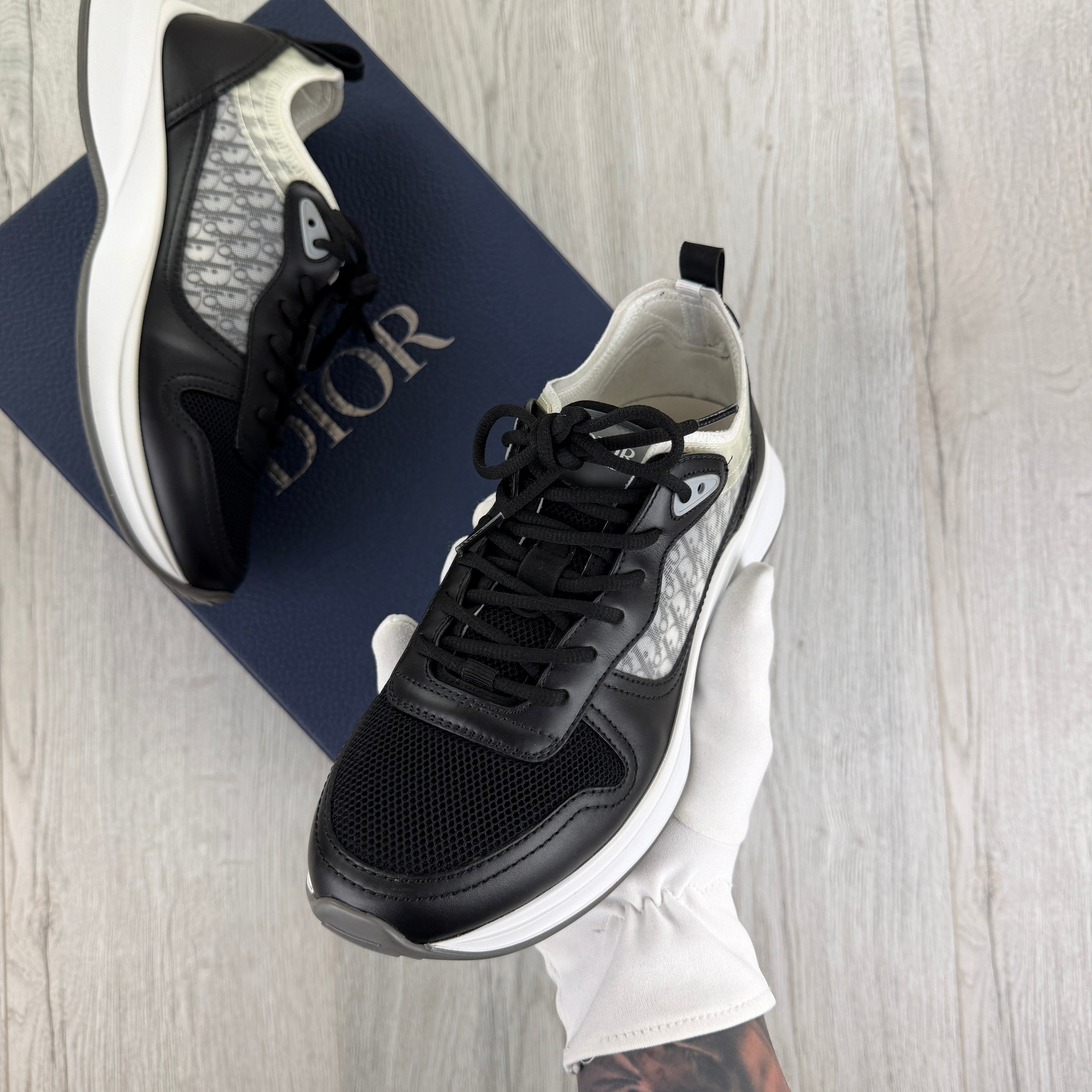 Dior B25 Men’s Black & White Trainers - 40 (Fit Uk 6.5)