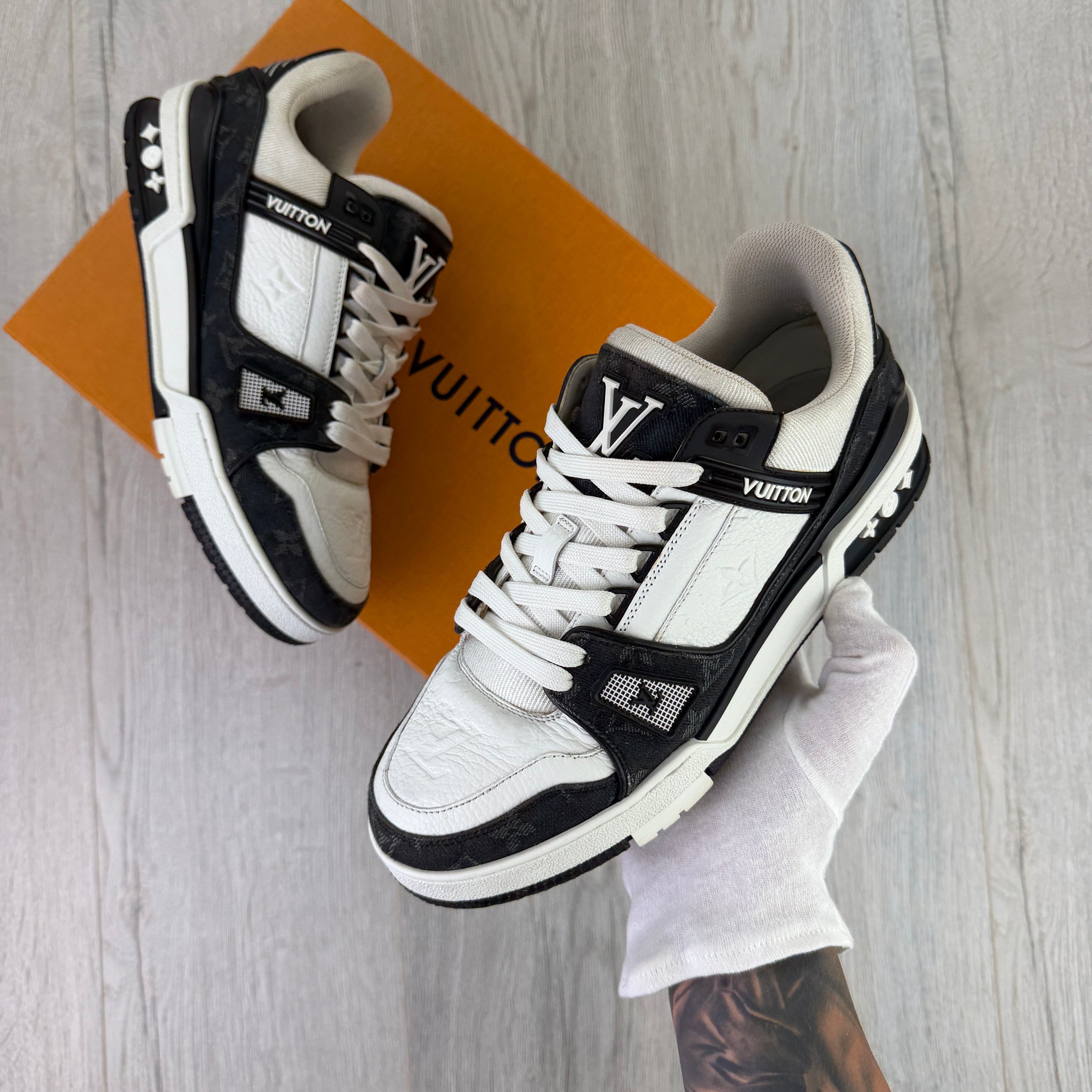 Louis Vuitton Men’s Black & White Low Trainers - Uk 6 (Fit 7)