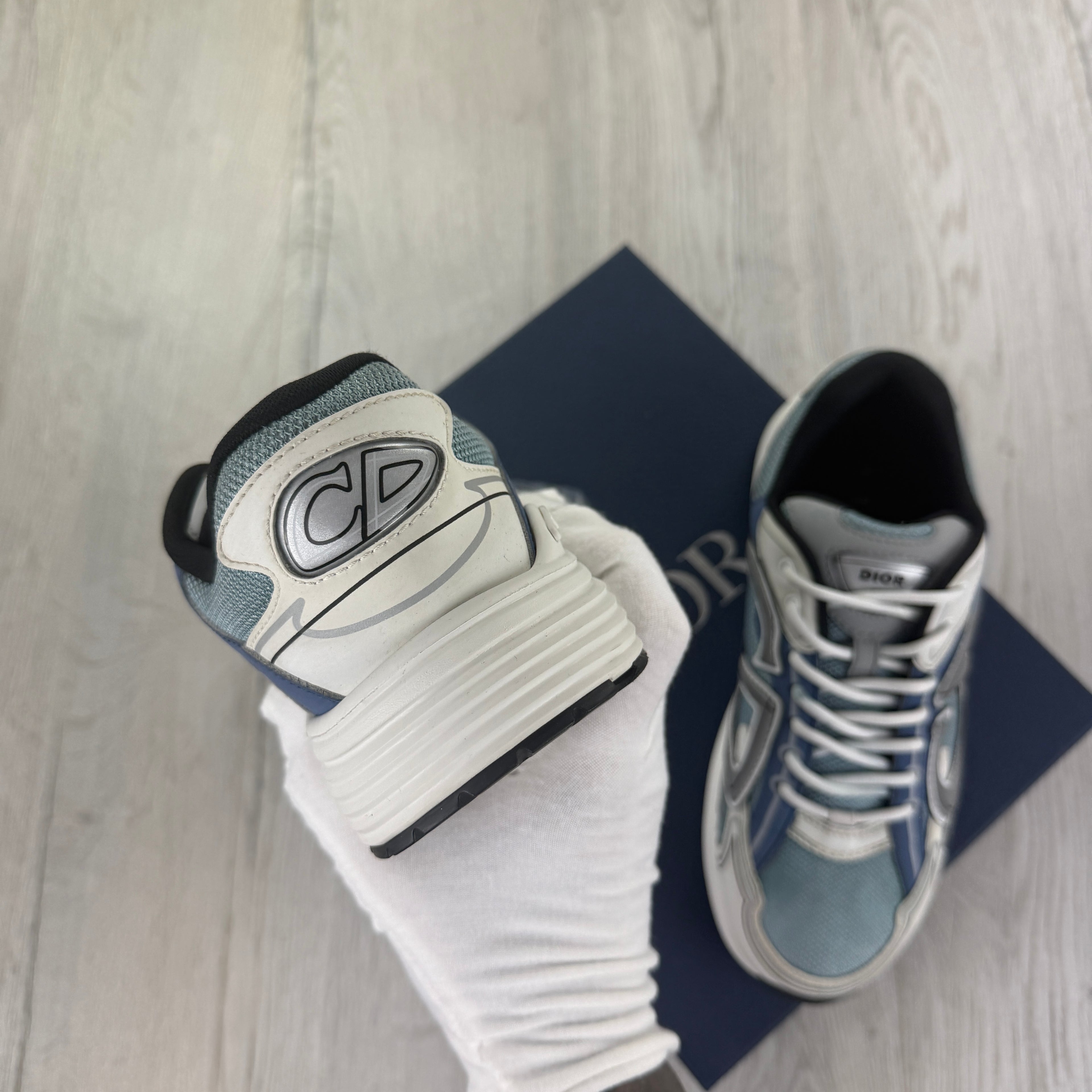 Dior B30 Men’s Baby Blue & White Trainers - 41 (Fit Uk 7)