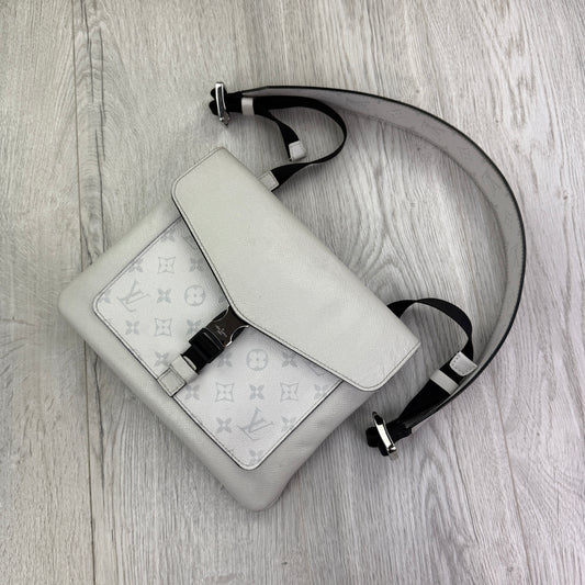 Louis Vuitton 2020 Taigarama Outdoor Flap White Messenger Bag