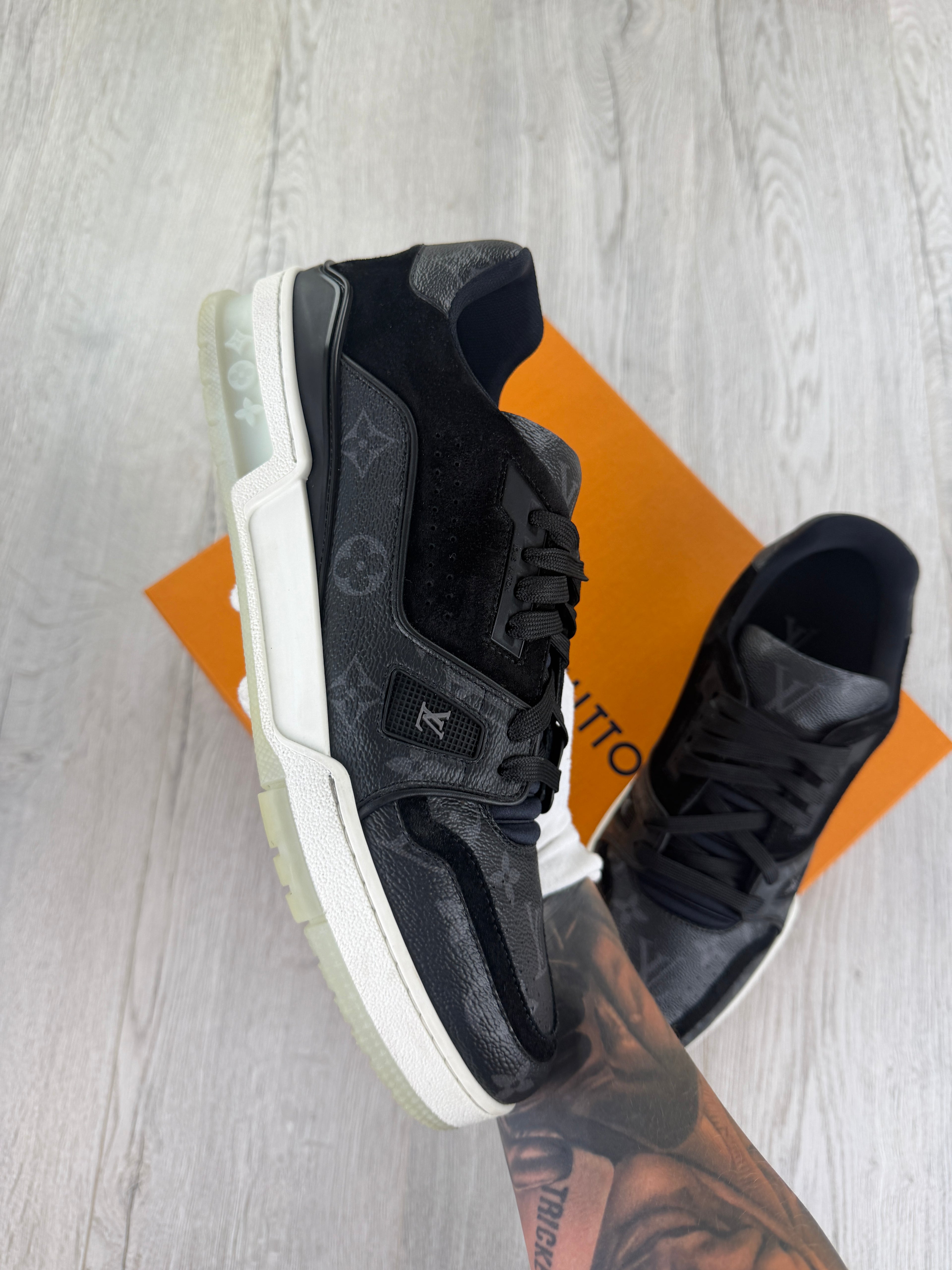 Louis Vuitton Men’s Black Low Trainers - Uk 9 (Fit 10)