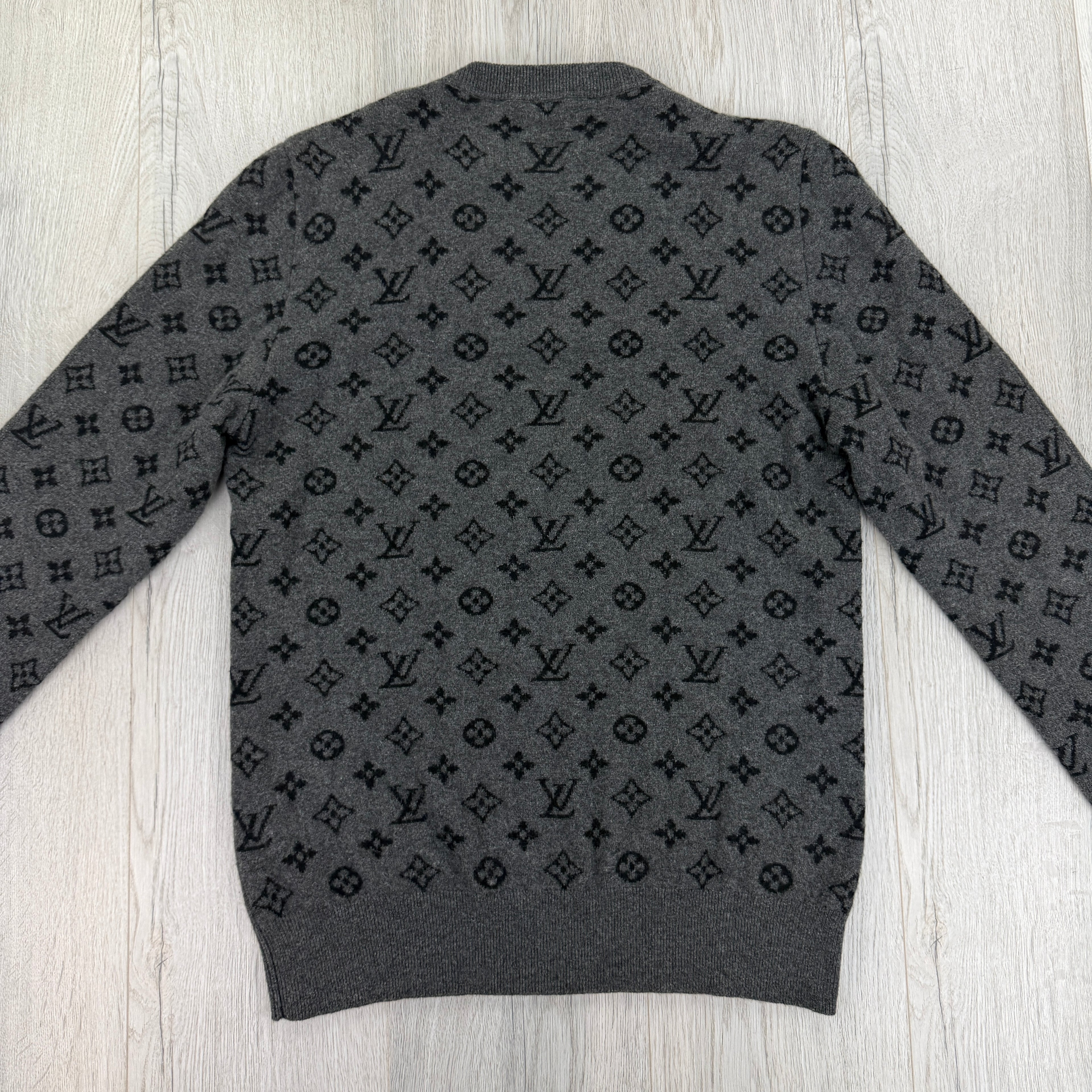 Louis Vuitton Men’s Grey Crewneck Cashmere Jumper - Medium