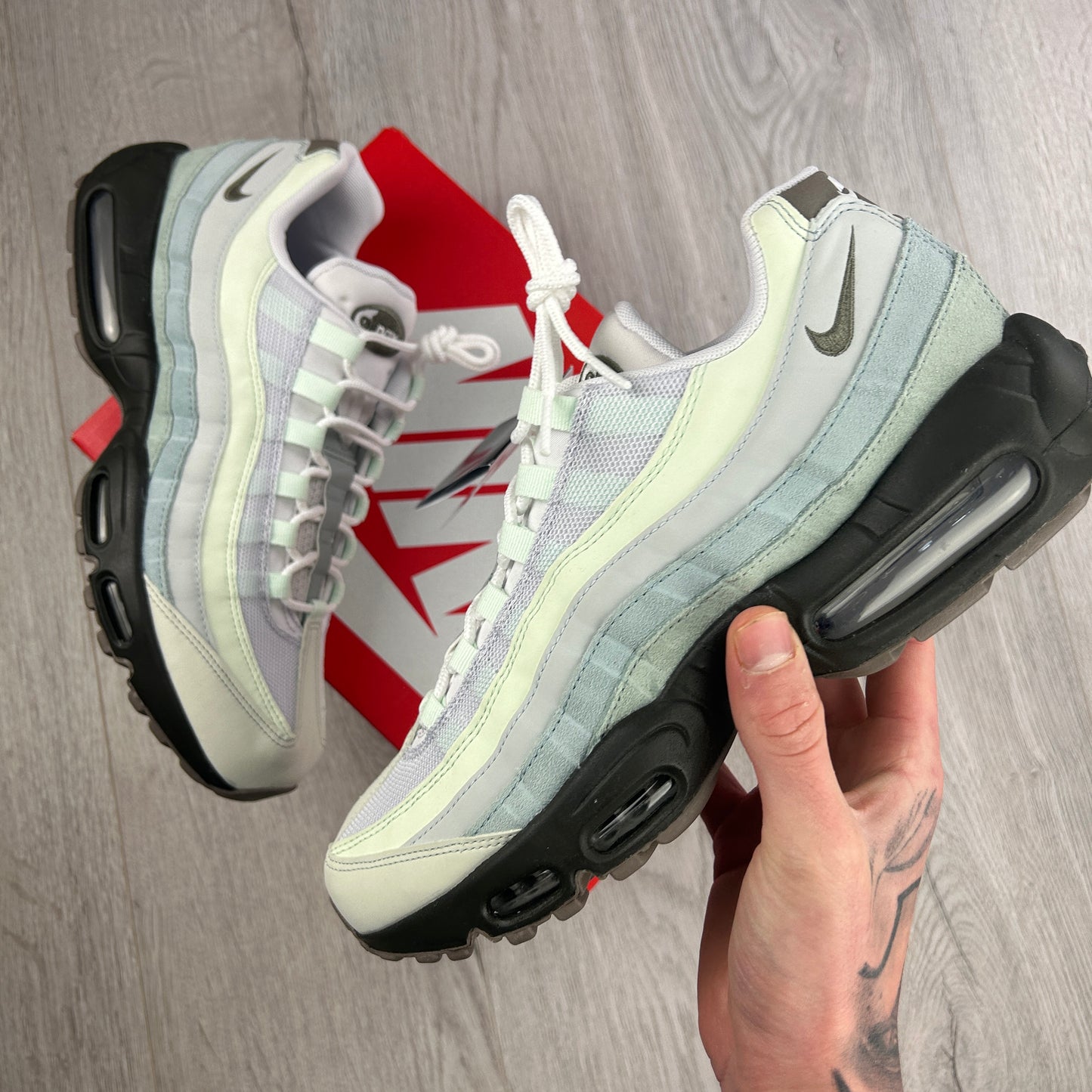 Nike Men’s Air Max 95 Light Green Colourway - Uk 9.5