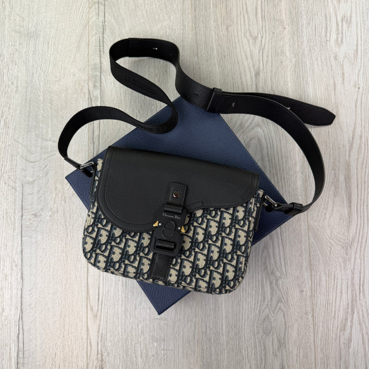 Christian Dior Men’s Beige & Black Oblique Messenger Saddle Bag With Strap