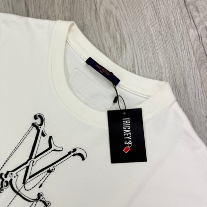 Louis Vuitton Men’s White Embroidered Pendant Logo T-Shirt - Small
