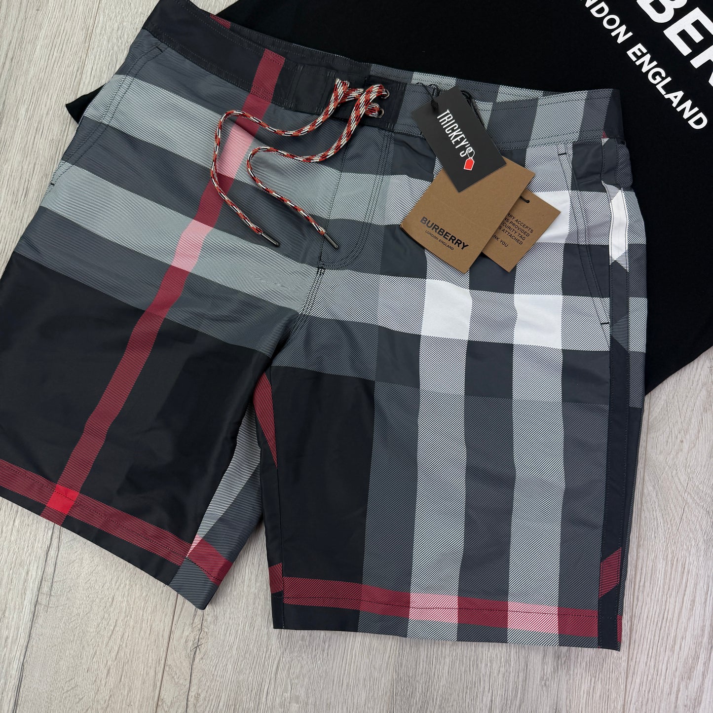 Burberry Men’s T-shirt & Swim Shorts Set - Large