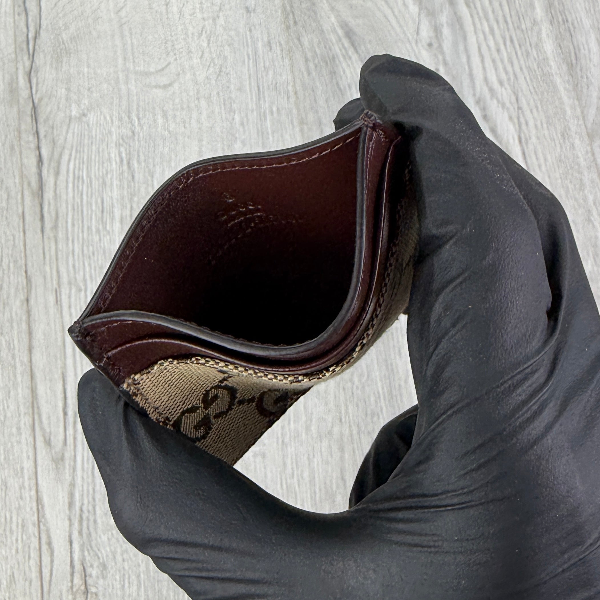 Gucci GG Supreme Classic Card Holder