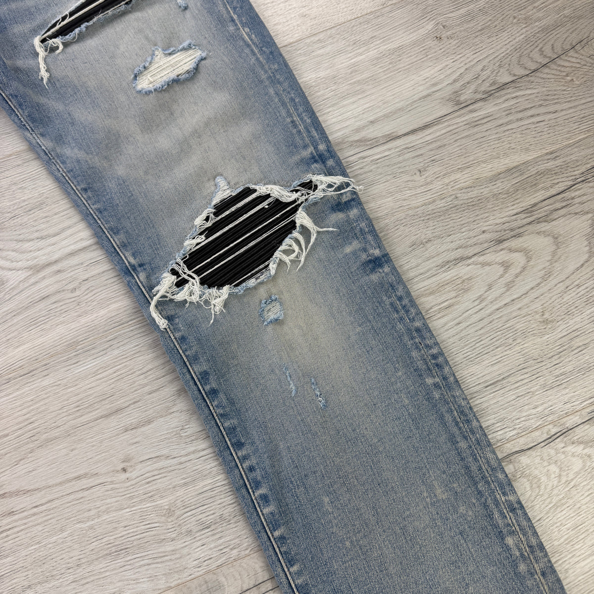 Amiri Men’s Light Blue Denim MX1 Jeans - Uk 34