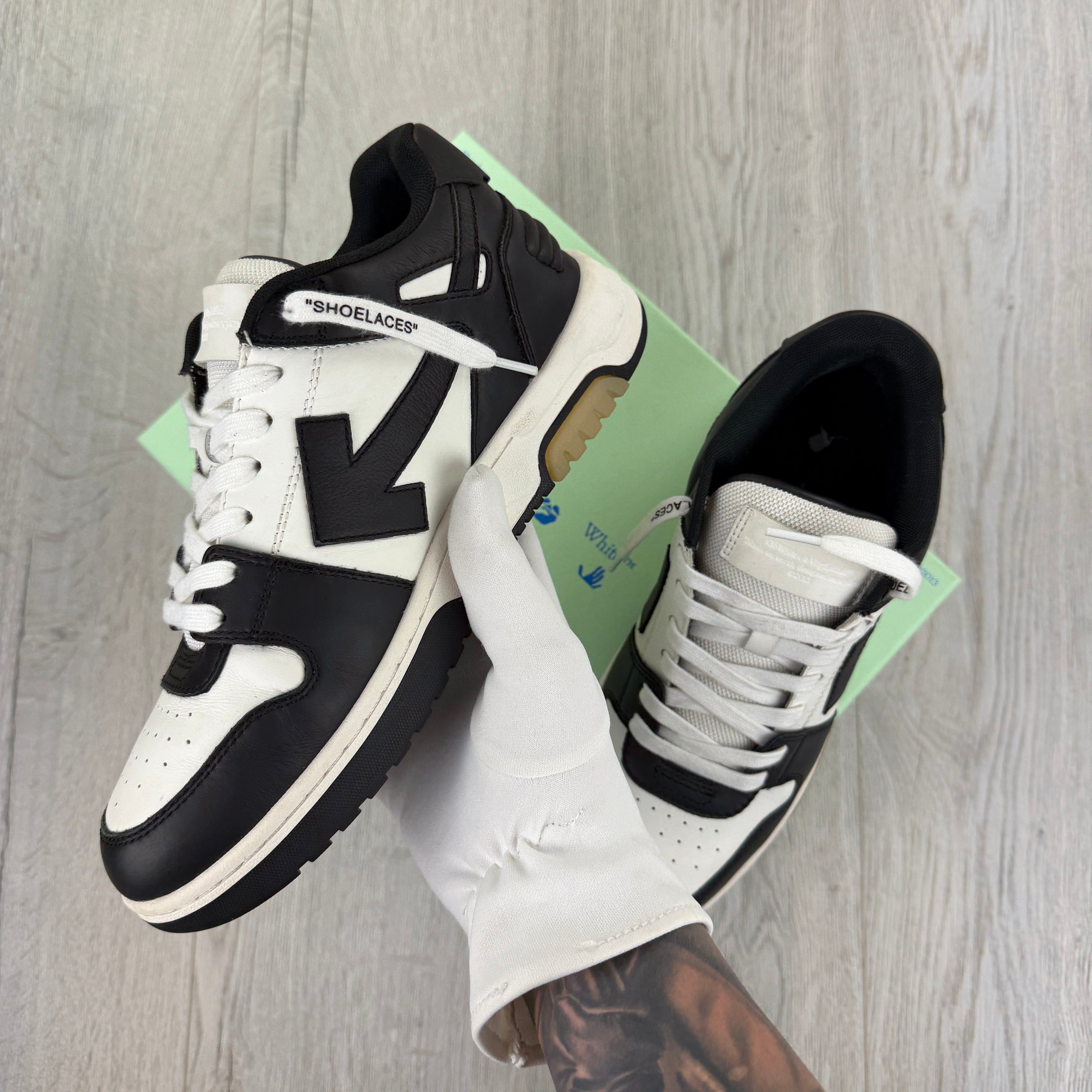 Off White Out Of Office Black & White Low Trainers - Uk 7