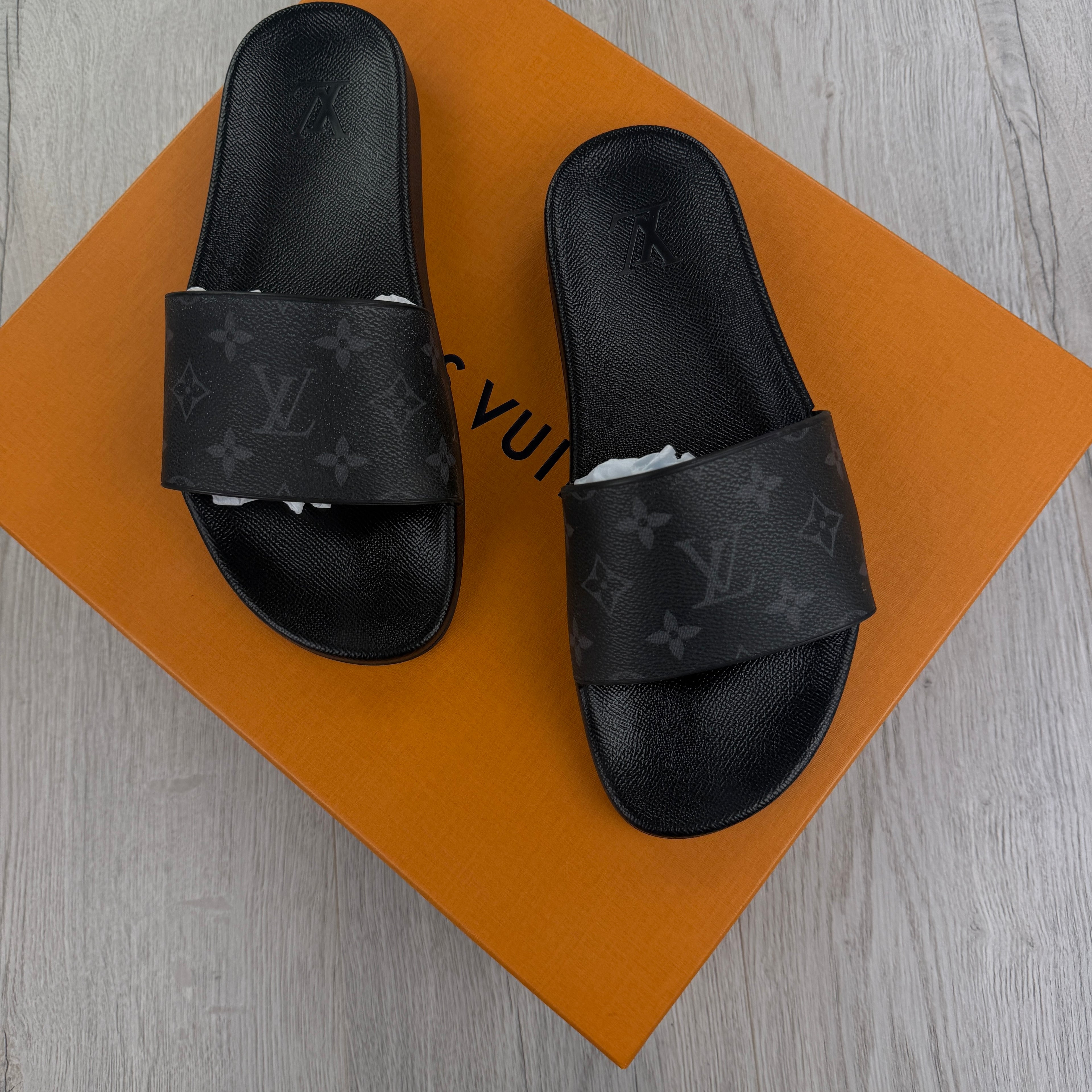 Louis Vuitton Men’s Black Leather Sliders - Uk 6 (Fit 7)