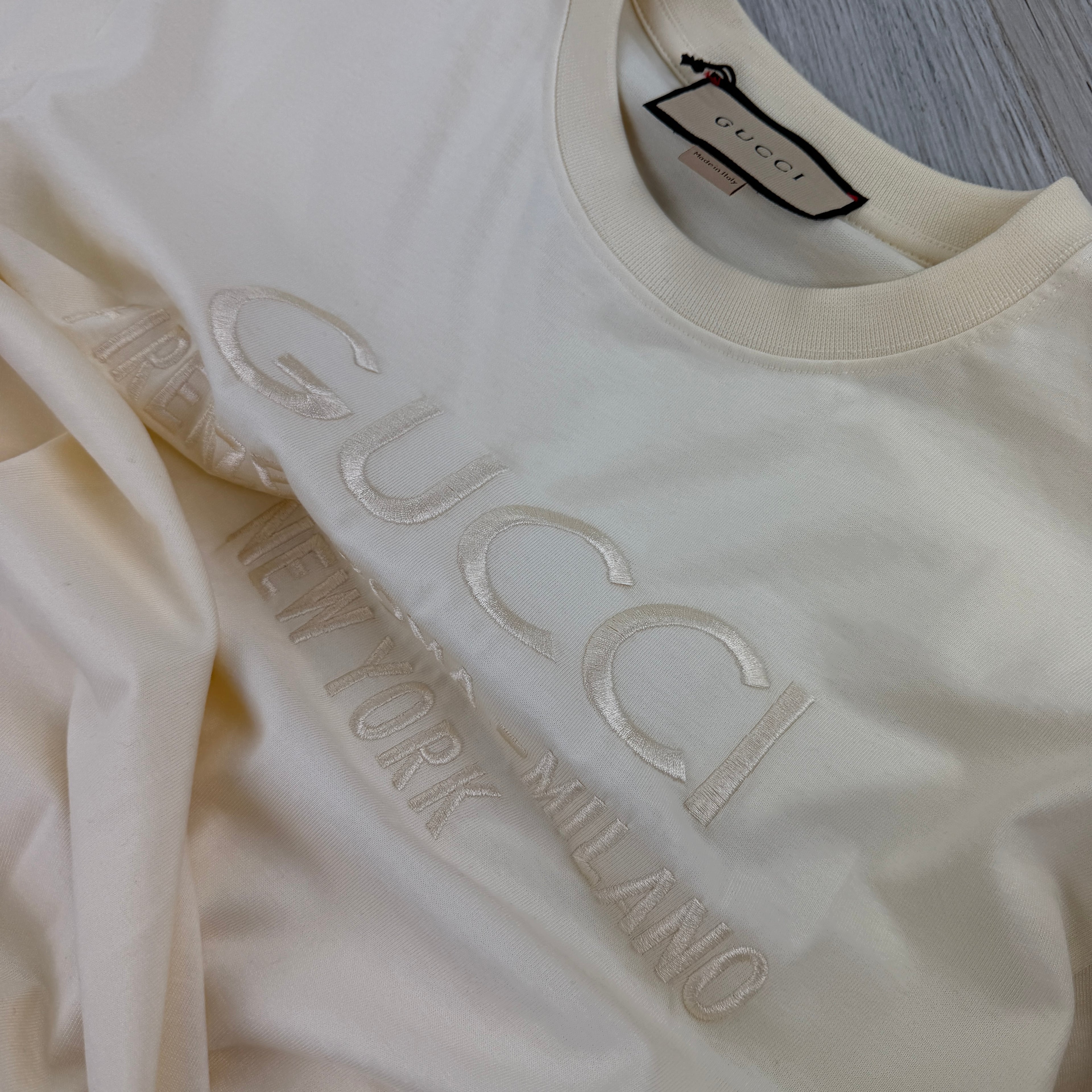 Gucci Men’s Beige T-shirt - Medium
