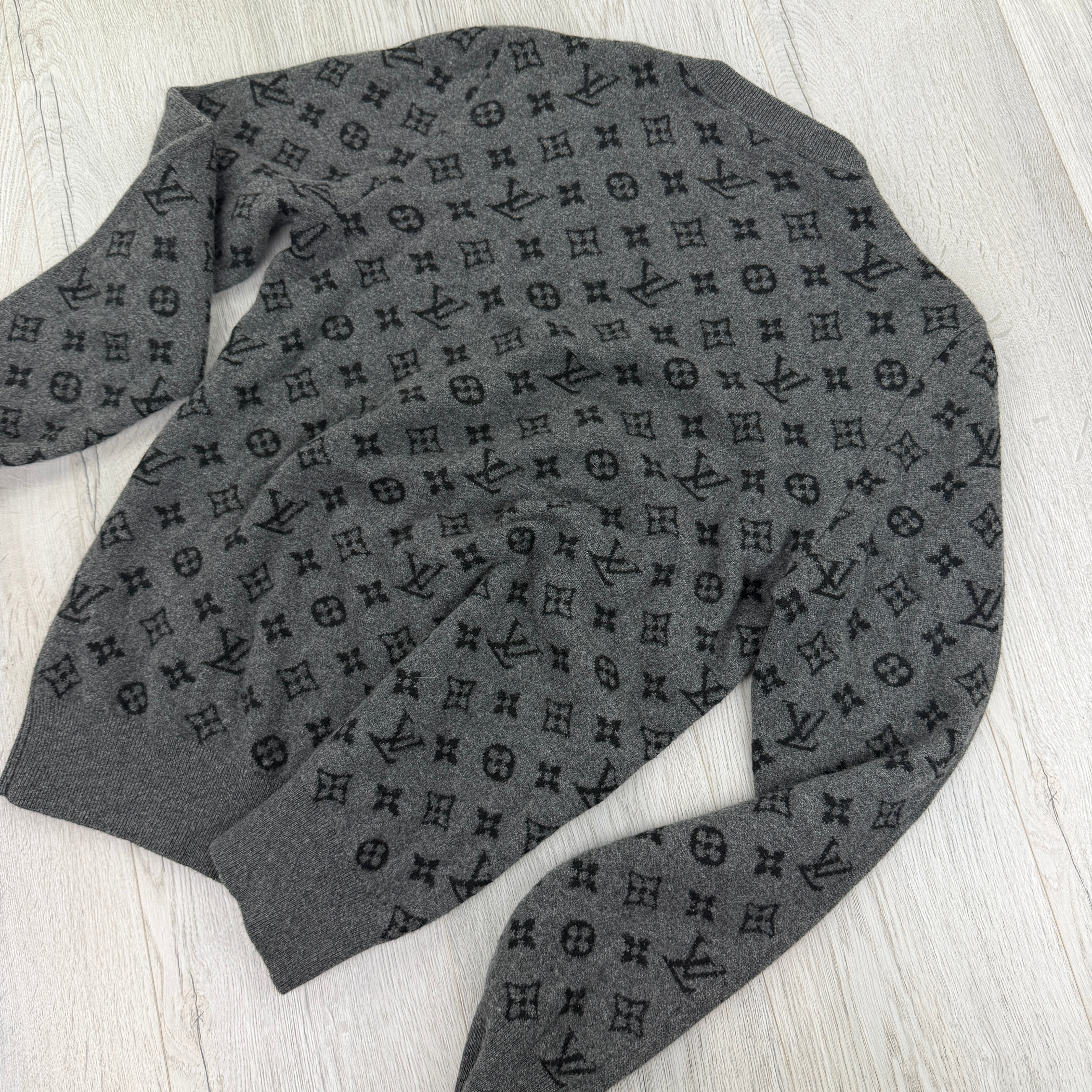 Louis Vuitton Men's Grey Crewneck Cashmere Jumper - Medium