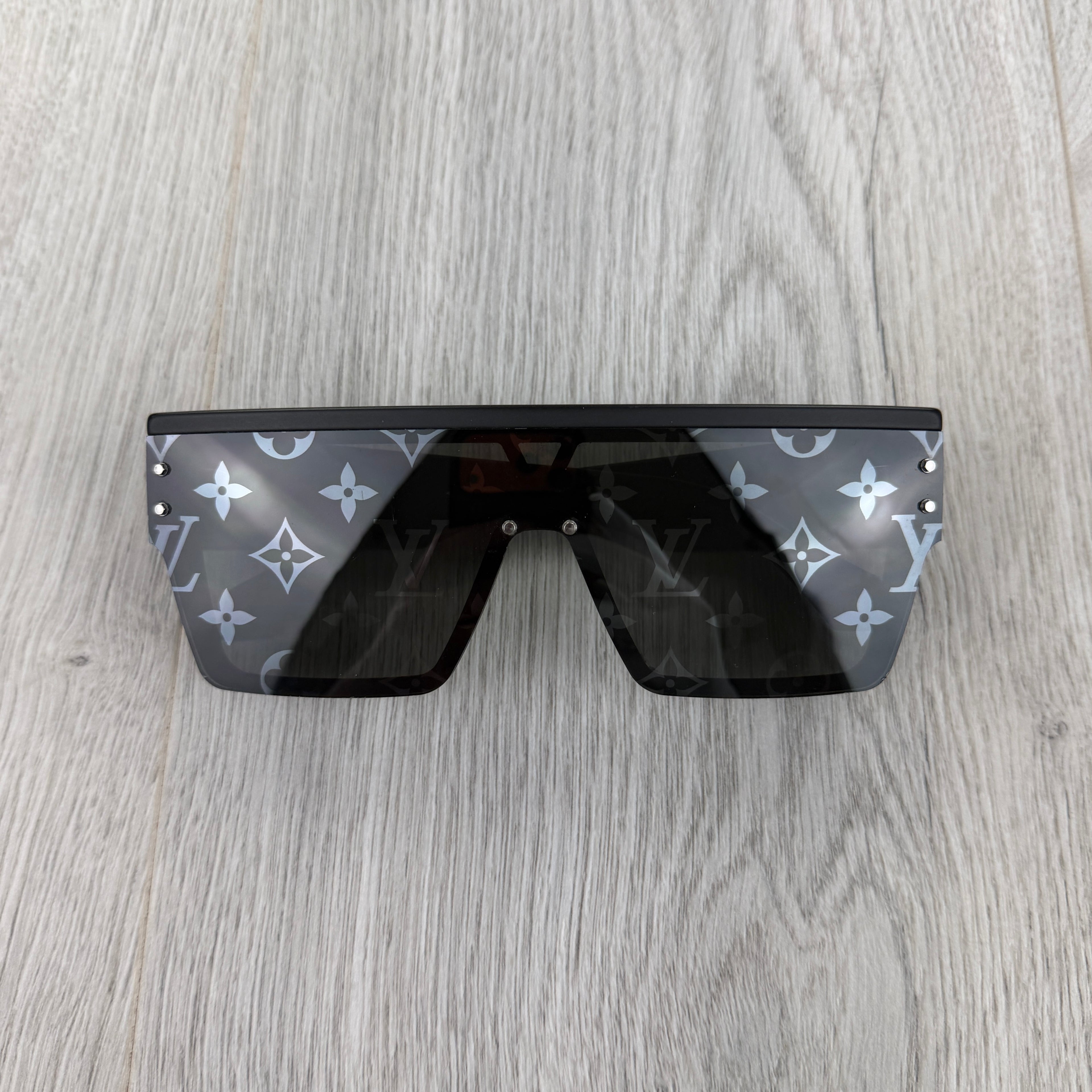 Louis Vuitton Men’s Black Waimeau Sunglasses