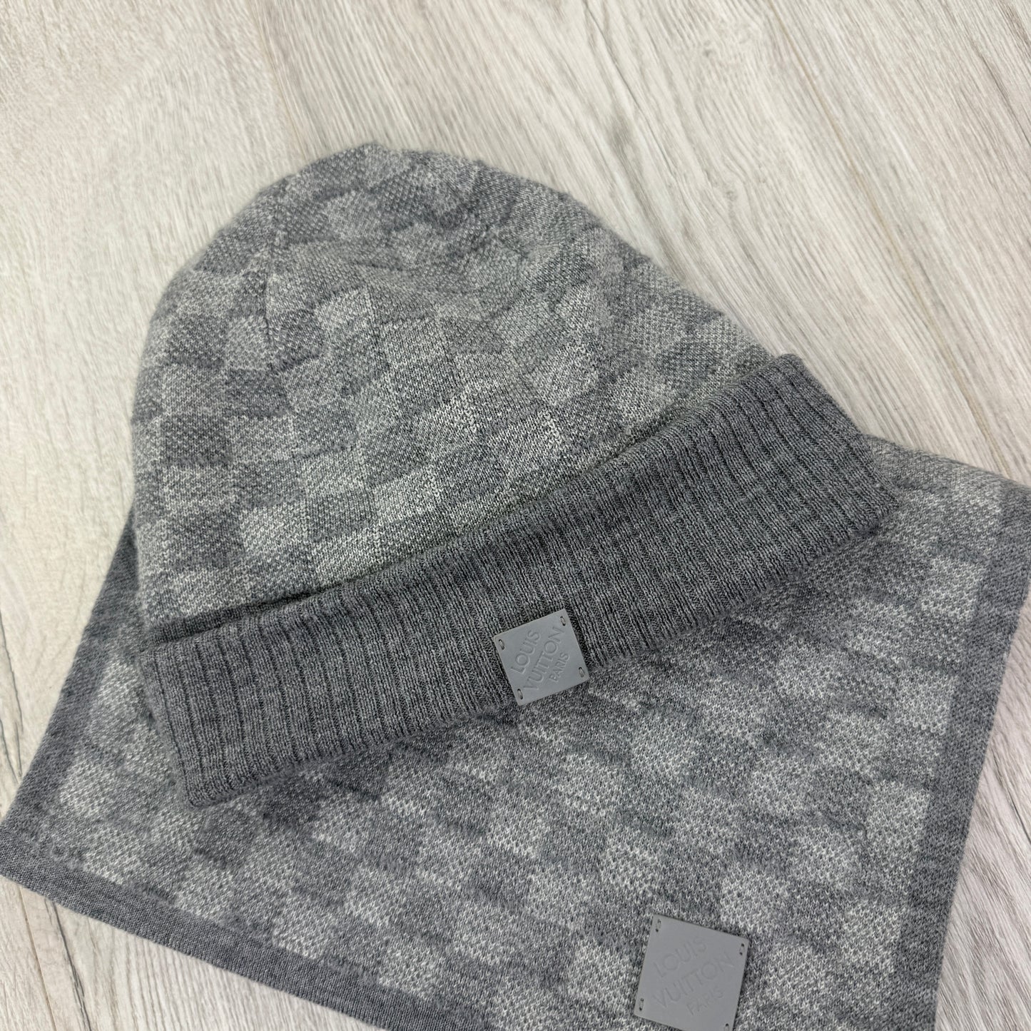 Louis Vuitton Men’s Grey Damier Beanie & Scarf Set
