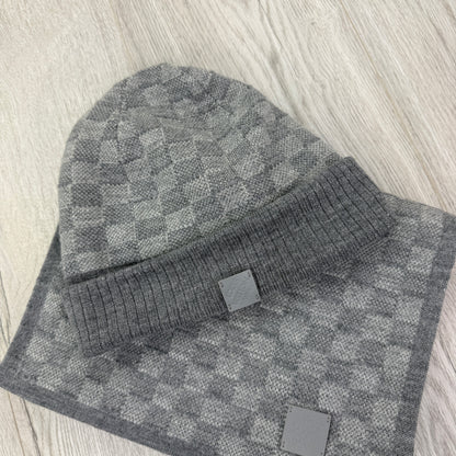 Louis Vuitton Men’s Grey Damier Beanie & Scarf Set